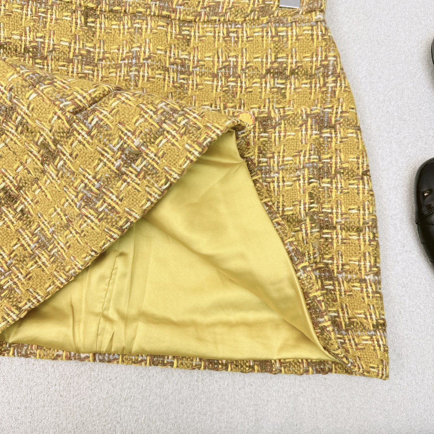 特价🉐️❗️SM❗️不退不换❗️爆单款 C家 25Ss————秋冬最新款名媛气质套装💛山茶花装饰编织外套