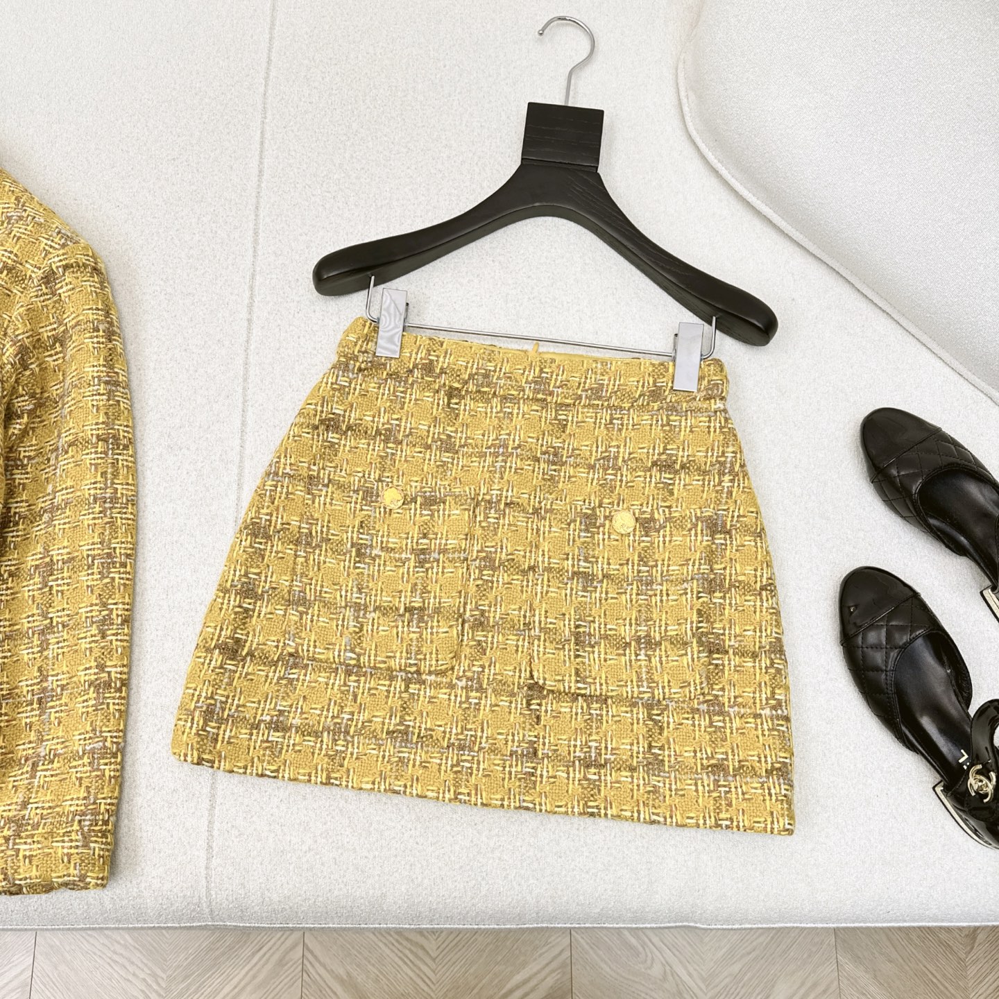 特价🉐️❗️SM❗️不退不换❗️爆单款 C家 25Ss————秋冬最新款名媛气质套装💛山茶花装饰编织外套