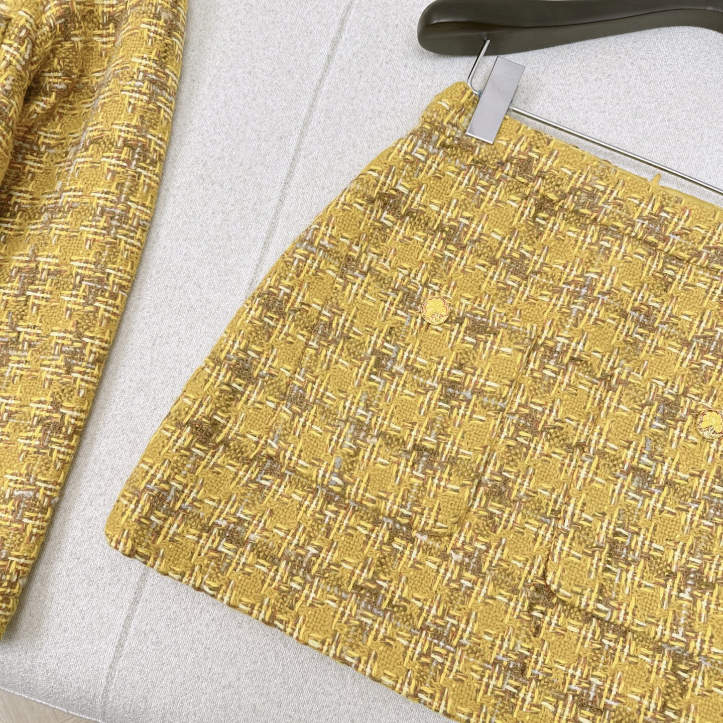 特价🉐️❗️SM❗️不退不换❗️爆单款 C家 25Ss————秋冬最新款名媛气质套装💛山茶花装饰编织外套