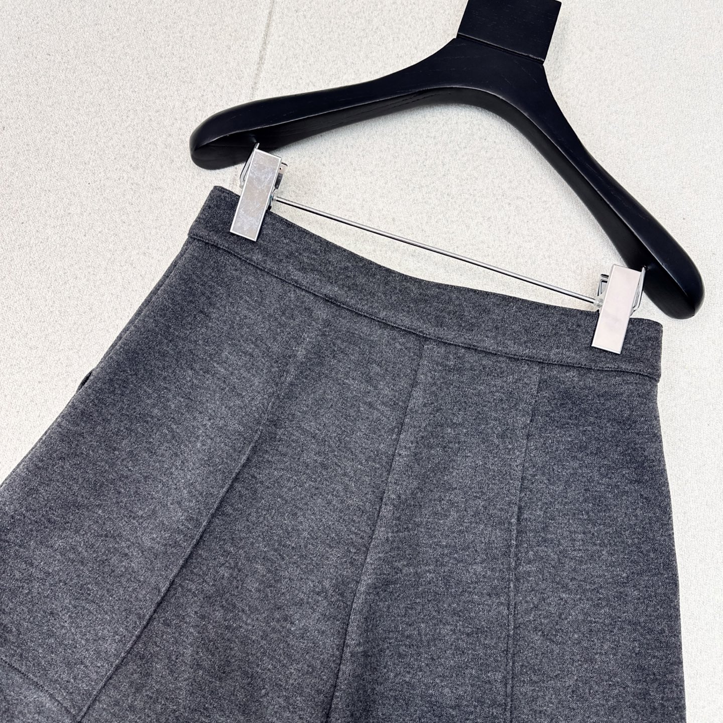 Title: P528 Single-Assed Women’s Gray Suit Summary Summary: Single-assed women’s gray suit with short, fine coat in various styles for a sophisticated look. - 图片 8