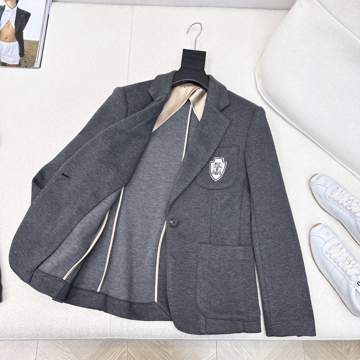 “BC 25Ss Women’s Autumn/Winter Outfits: Short-Sized Gray Suit, High-Waist Coat & Dress with Custom Fabric” - 图片 8