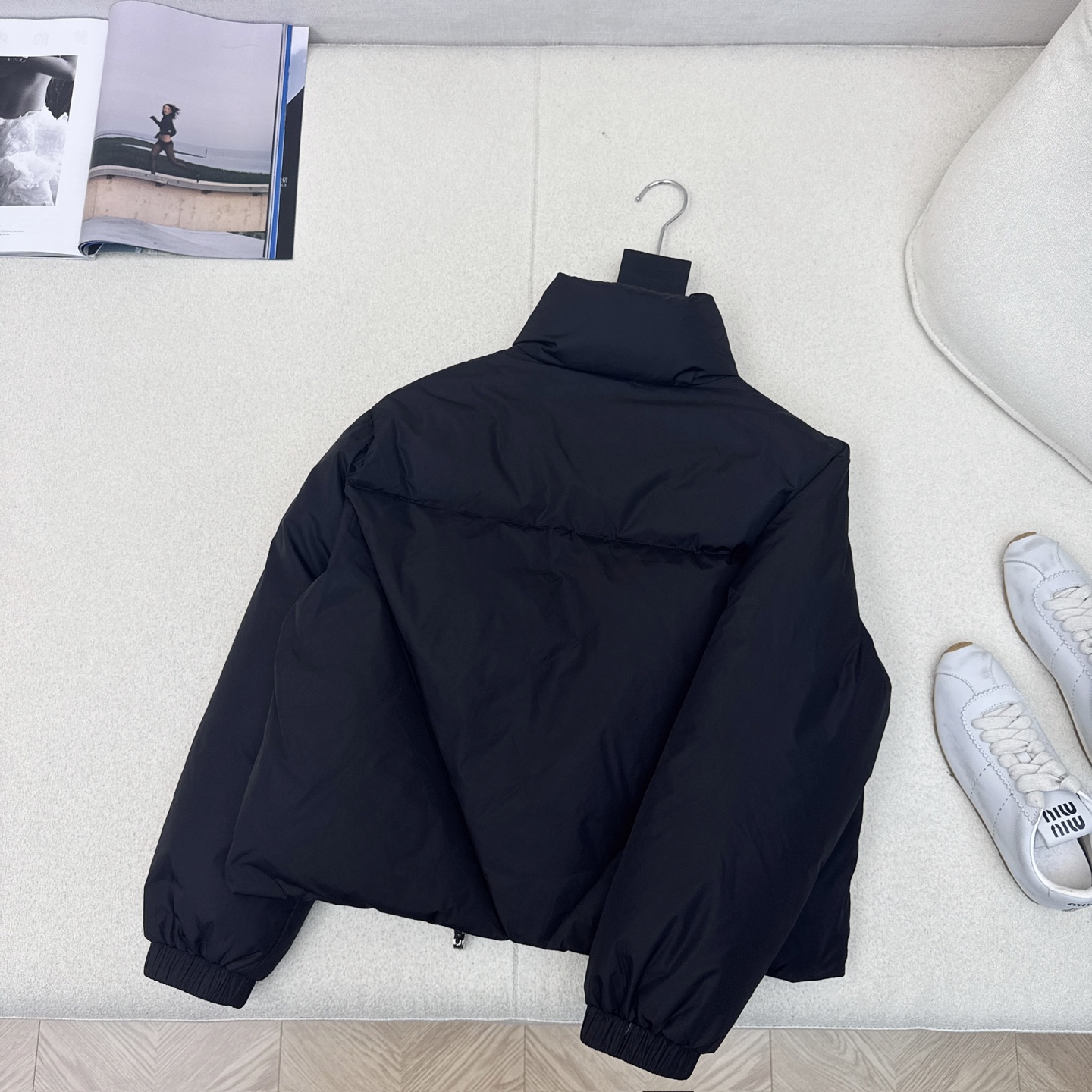 原单品质 PD 25ss——秋冬新品短款立领羽绒服外套 🖤立体剪裁H版型 经典时髦又帅气 原版徽标字母l