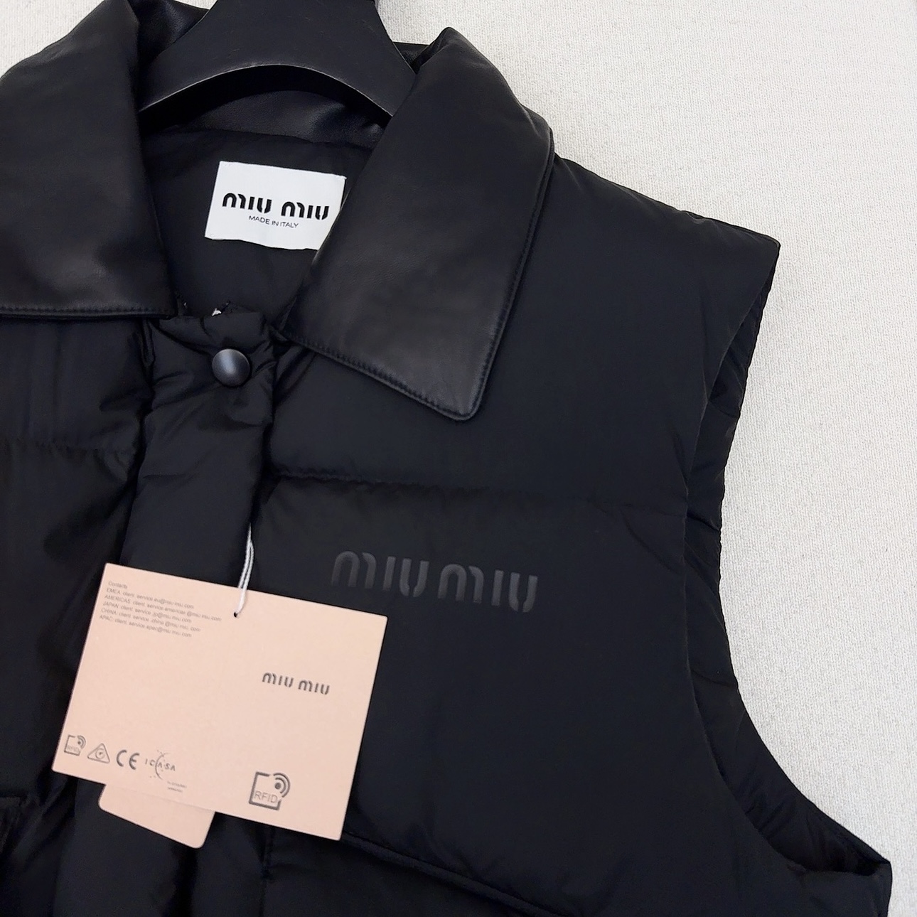 原单品质 爆单款推荐 Miu 25ss———秋冬新品美拉德系穿搭 翻领皮领设计羽绒服马甲🤎本季最佳版型 