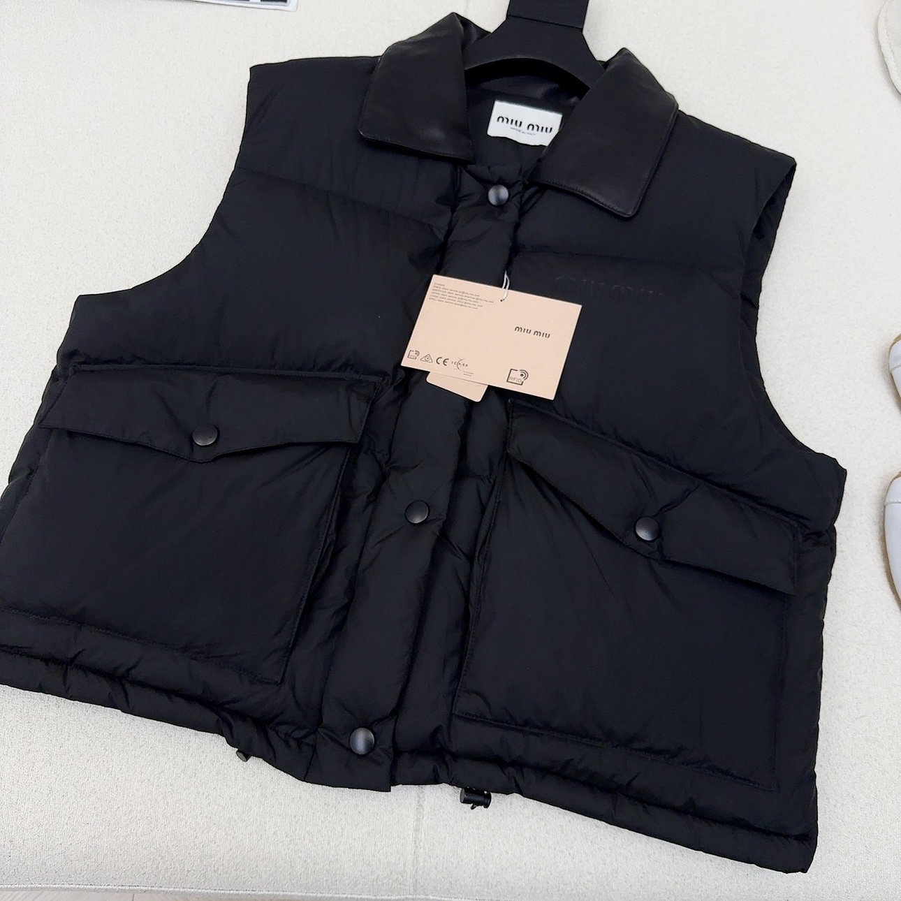 原单品质 爆单款推荐 Miu 25ss———秋冬新品美拉德系穿搭 翻领皮领设计羽绒服马甲🤎本季最佳版型 