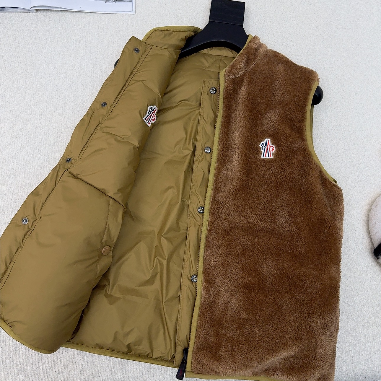 原单品质 Mc 25Ss————秋冬最新款小立领毛绒绒羊羔毛双面羽绒服马甲外套 🤍定制环保羊羔毛面料软糯
