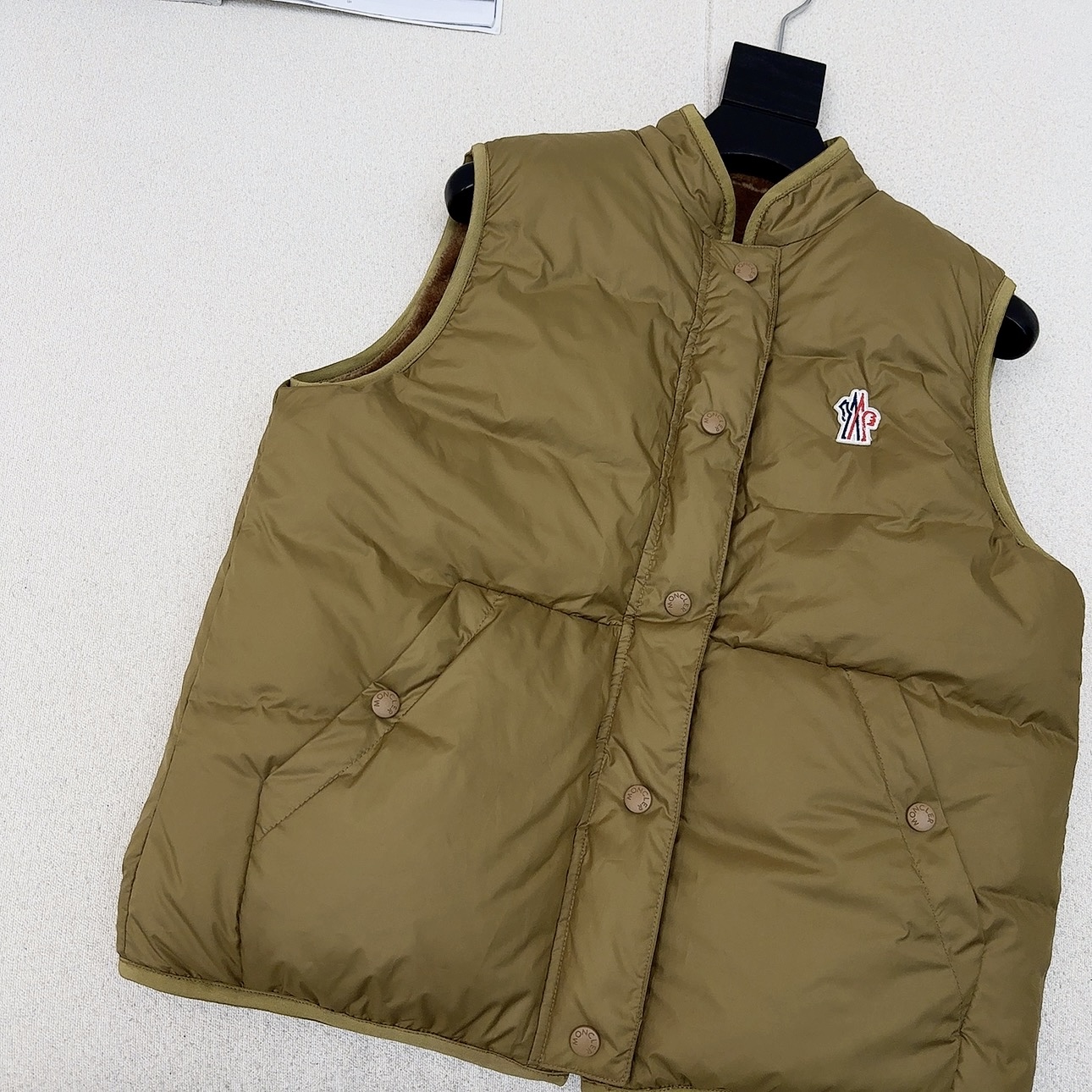 原单品质 Mc 25Ss————秋冬最新款小立领毛绒绒羊羔毛双面羽绒服马甲外套 🤍定制环保羊羔毛面料软糯