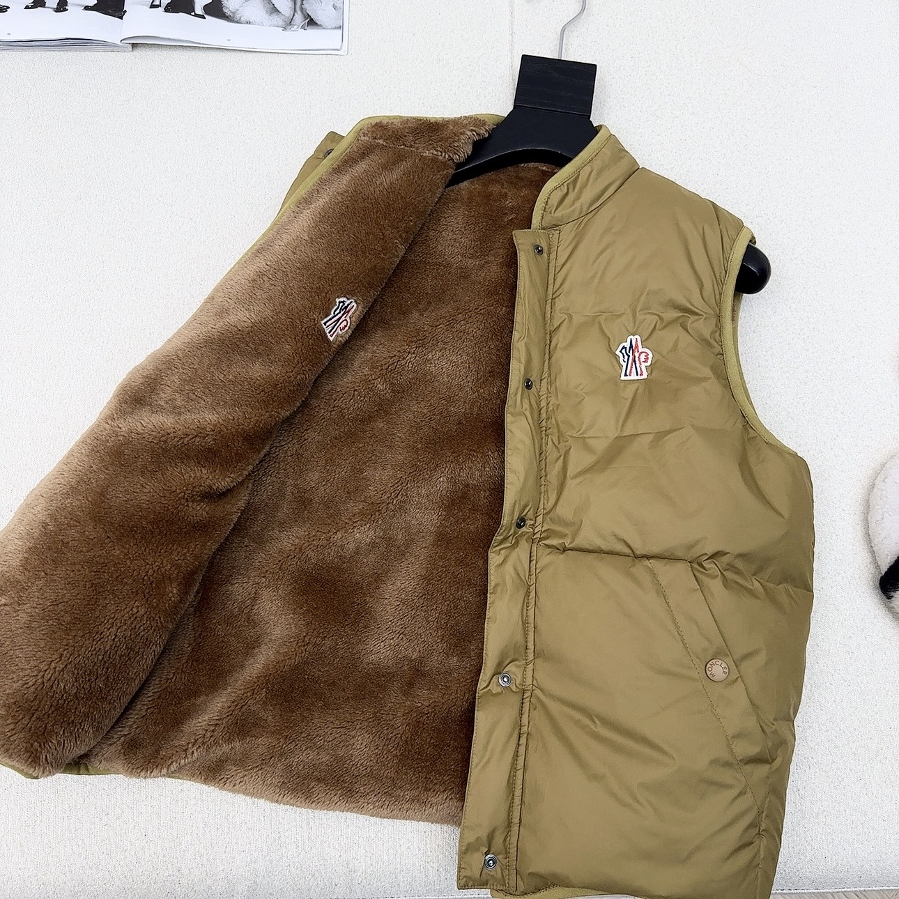 原单品质 Mc 25Ss————秋冬最新款小立领毛绒绒羊羔毛双面羽绒服马甲外套 🤍定制环保羊羔毛面料软糯