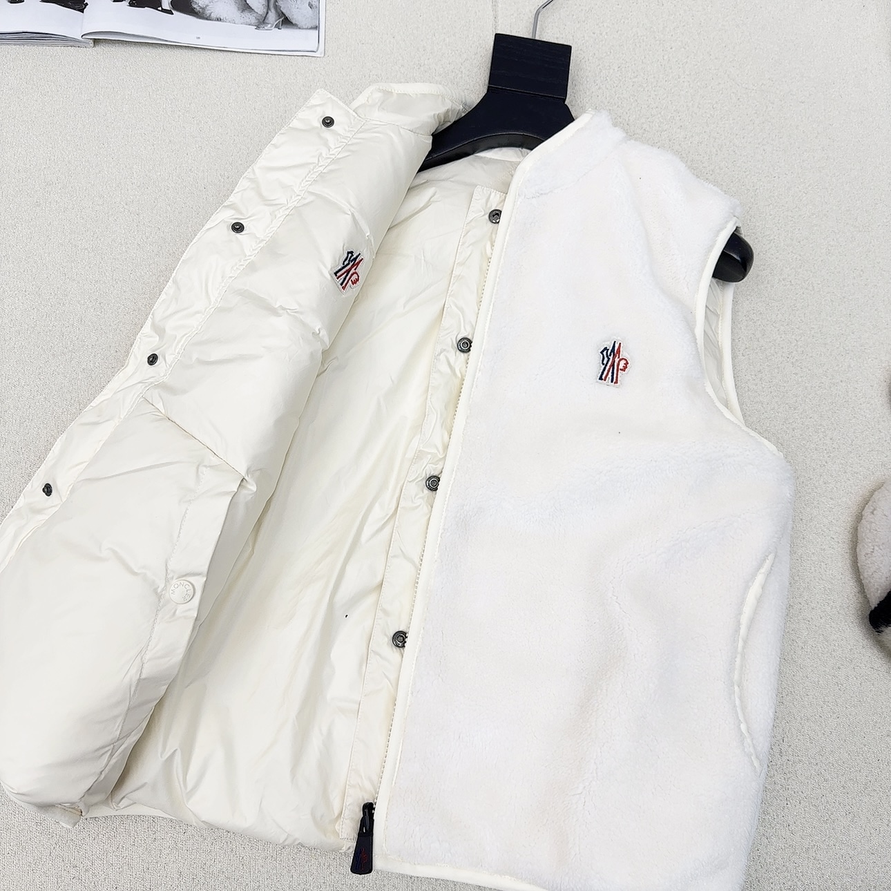原单品质 Mc 25Ss————秋冬最新款小立领毛绒绒羊羔毛双面羽绒服马甲外套 🤍定制环保羊羔毛面料软糯