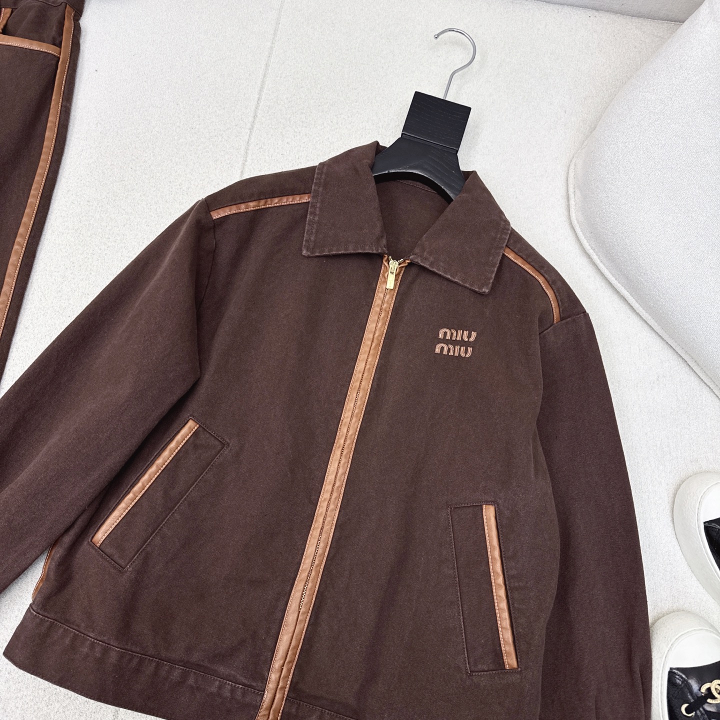 “Original Women’s Suit: Miu 25Ss Spring & Summer Collection – Hand-Down Jackets for Cowboys” - 图片 2