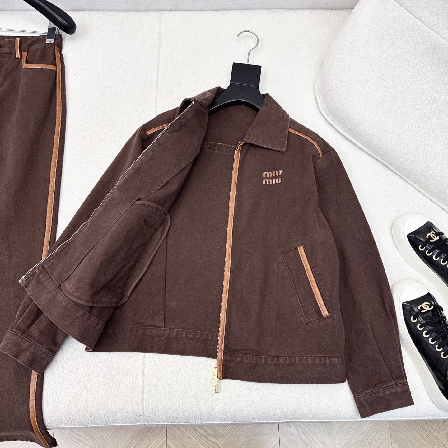“Original Women’s Suit: Miu 25Ss Spring & Summer Collection – Hand-Down Jackets for Cowboys” - 图片 8