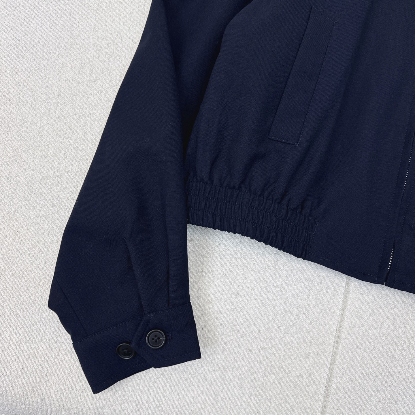 缪系少女穿搭 Miu 25Ss————早秋最新款知性分子学院风落肩短款夹克外套🖤撞色罗纹翻领拼接可拆卸设