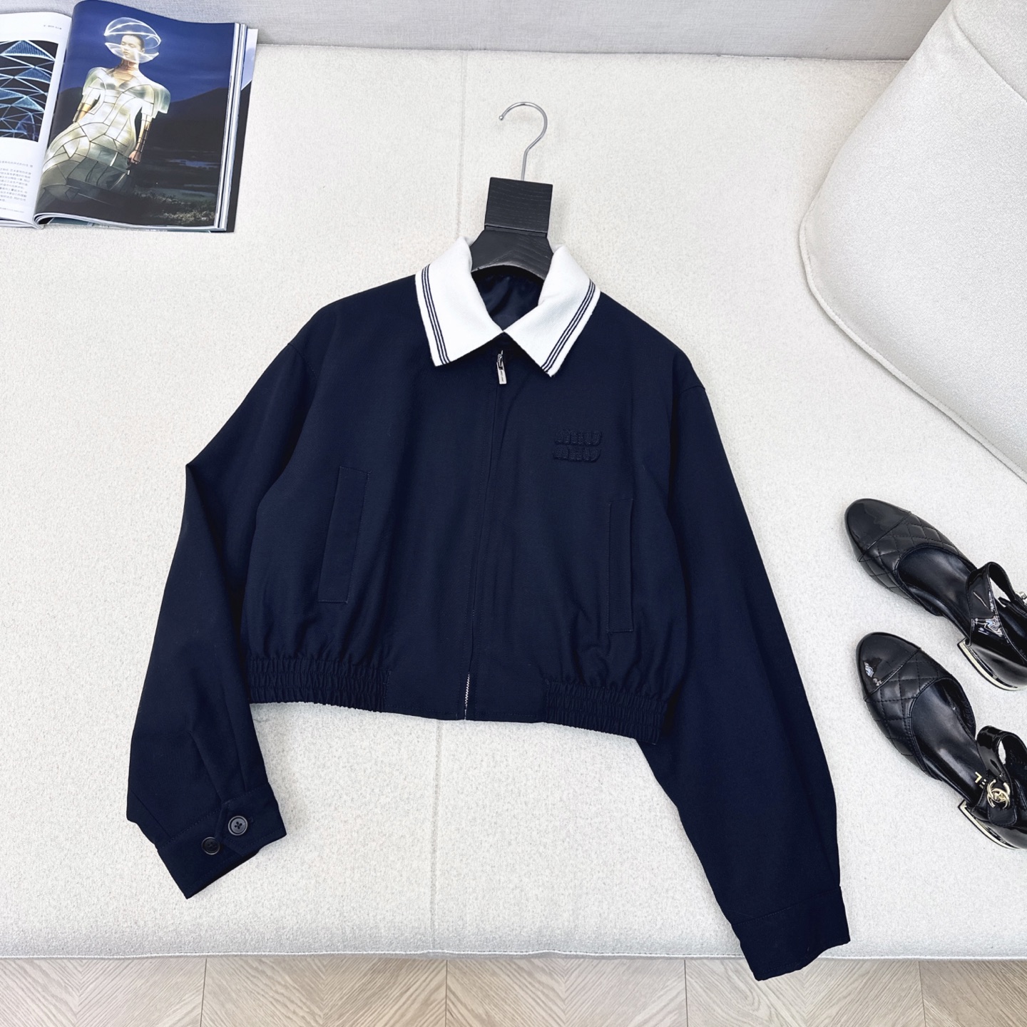 缪系少女穿搭 Miu 25Ss————早秋最新款知性分子学院风落肩短款夹克外套🖤撞色罗纹翻领拼接可拆卸设