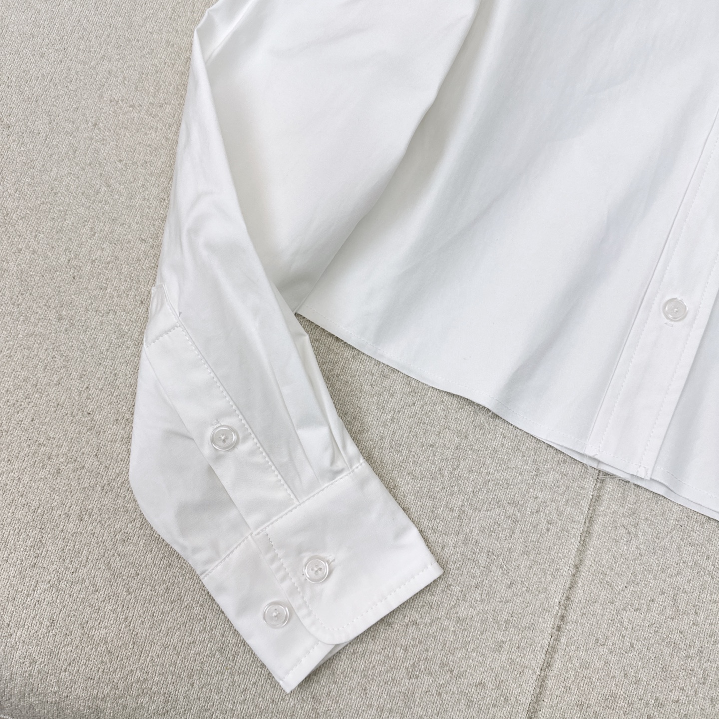 特价🉐️❗️现货齐码❗️不退不换❗️缪系少女穿搭 Miu 25Ss————早秋最新款知性分子学院风刺绣衬