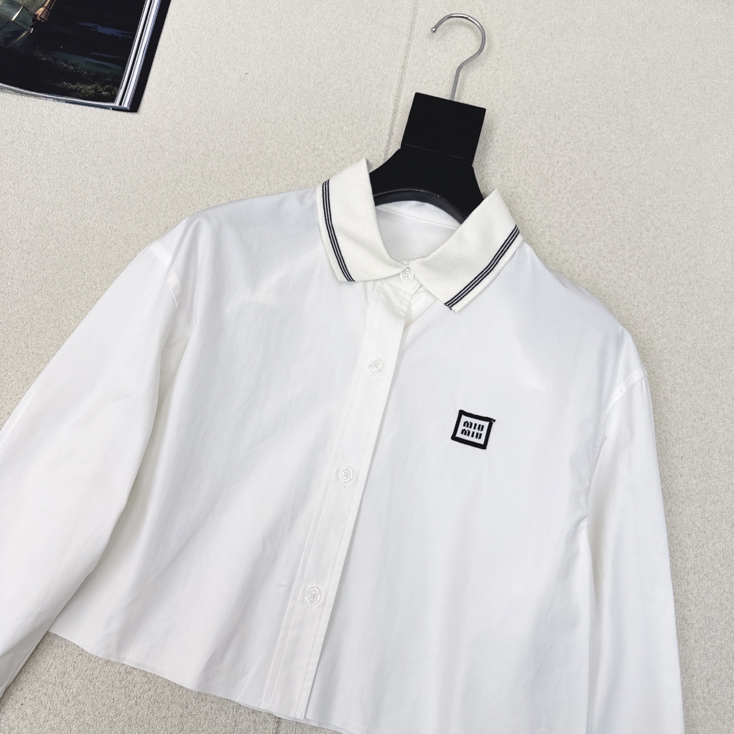 特价🉐️❗️现货齐码❗️不退不换❗️缪系少女穿搭 Miu 25Ss————早秋最新款知性分子学院风刺绣衬