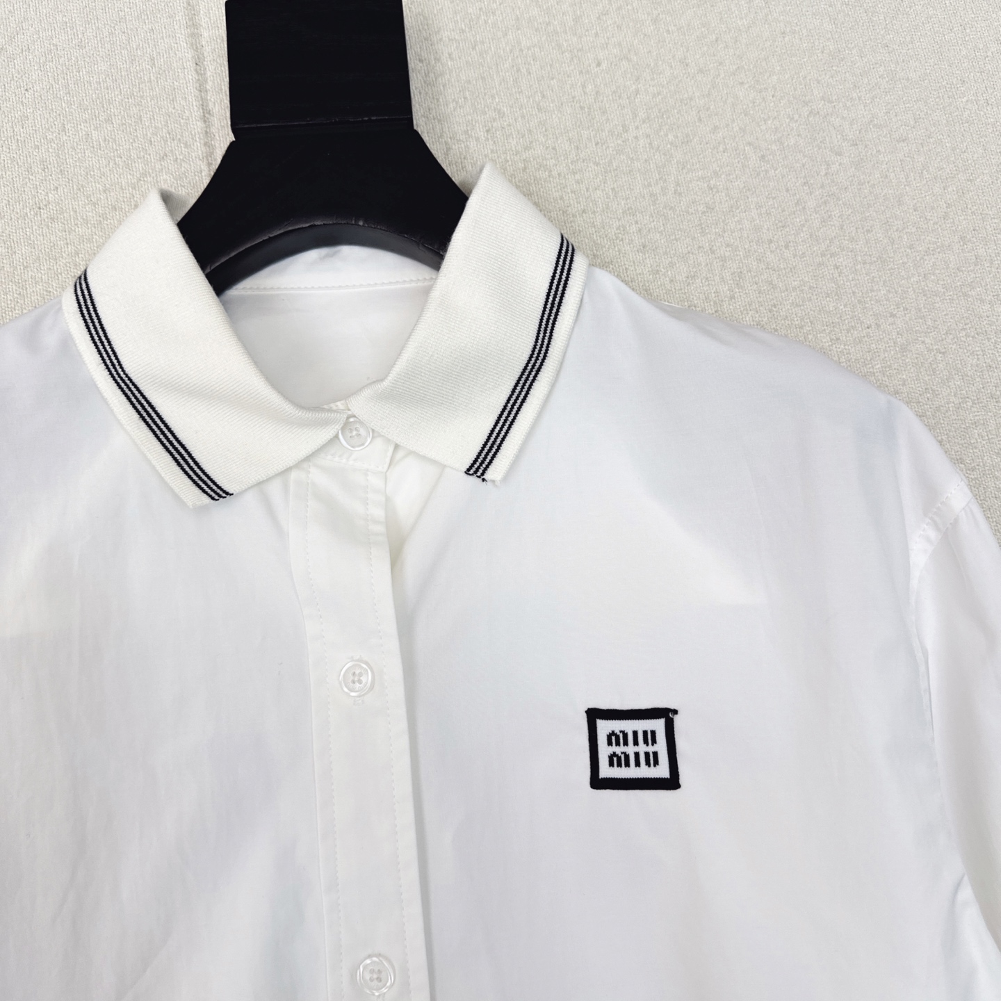 特价🉐️❗️现货齐码❗️不退不换❗️缪系少女穿搭 Miu 25Ss————早秋最新款知性分子学院风刺绣衬