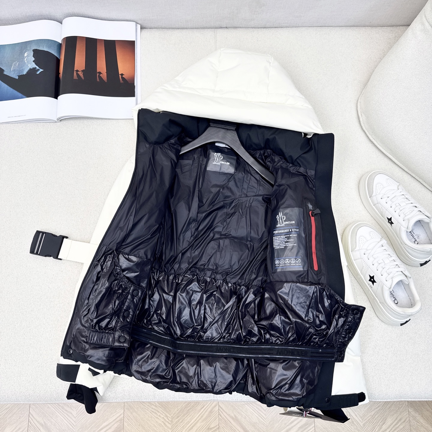原单品质 MC 25ss————秋冬新品 胶囊系列束腰连帽羽绒服 🤍进口环保面料 国标进口90白鹅绒填充