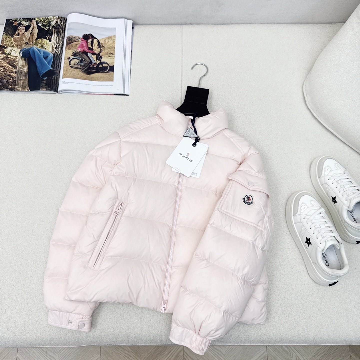 原单品质 MC 25Ss———秋冬新品官网新配色短款立领羽绒服外套 💗立体剪裁版型设计 时髦又帅气 国标