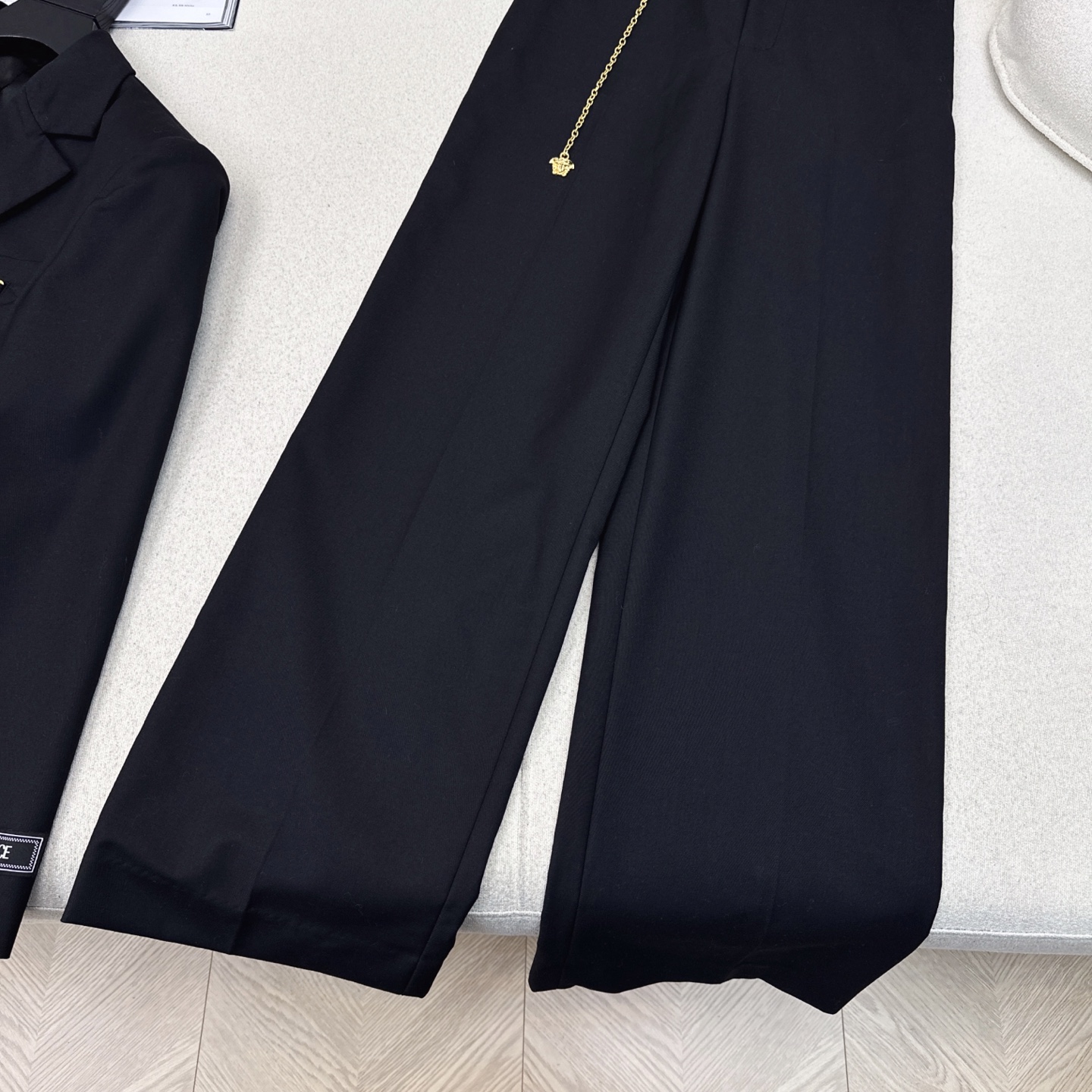 特价🉐️❗️SM❗️不退不换❗️博主范儿推荐 Ver 25Ss————早秋最新款五金装饰西装套装🤍廓形西