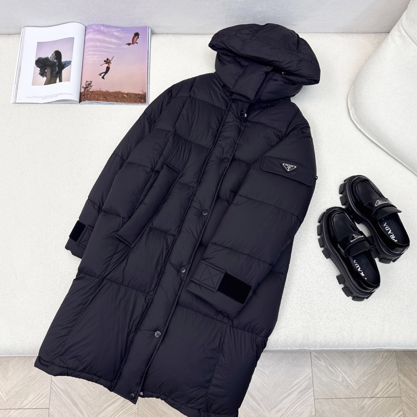 独家首发 原单品质 PD 25Ss———秋冬最新款连帽长款面包服羽绒服🖤 经典H直筒长款版型 上身超显瘦