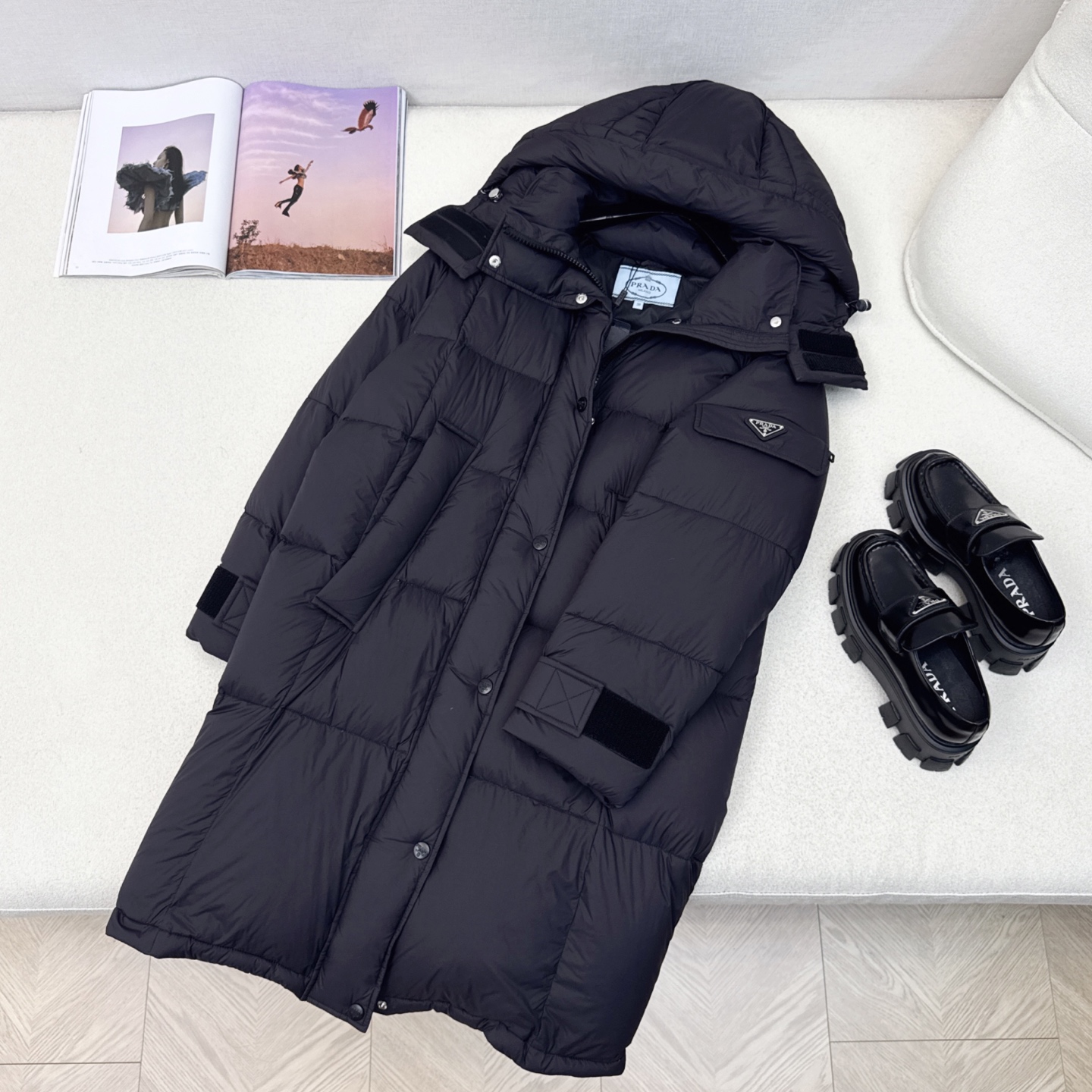 独家首发 原单品质 PD 25Ss———秋冬最新款连帽长款面包服羽绒服🖤 经典H直筒长款版型 上身超显瘦