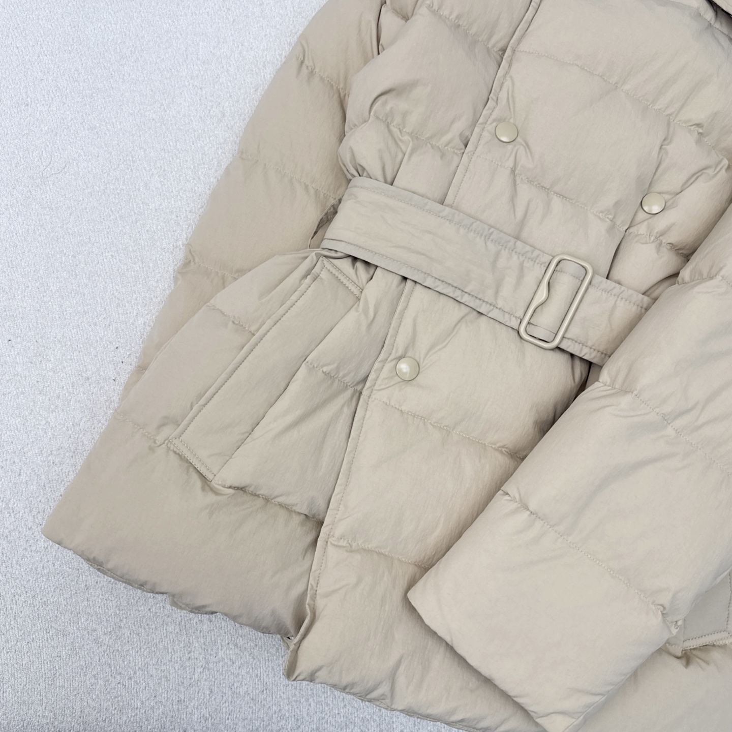 原单品质 BBR 25SS ———秋冬新款经典双排扣翻领短款羽绒服外套 🖤实穿性很高 专柜每年必火的经典