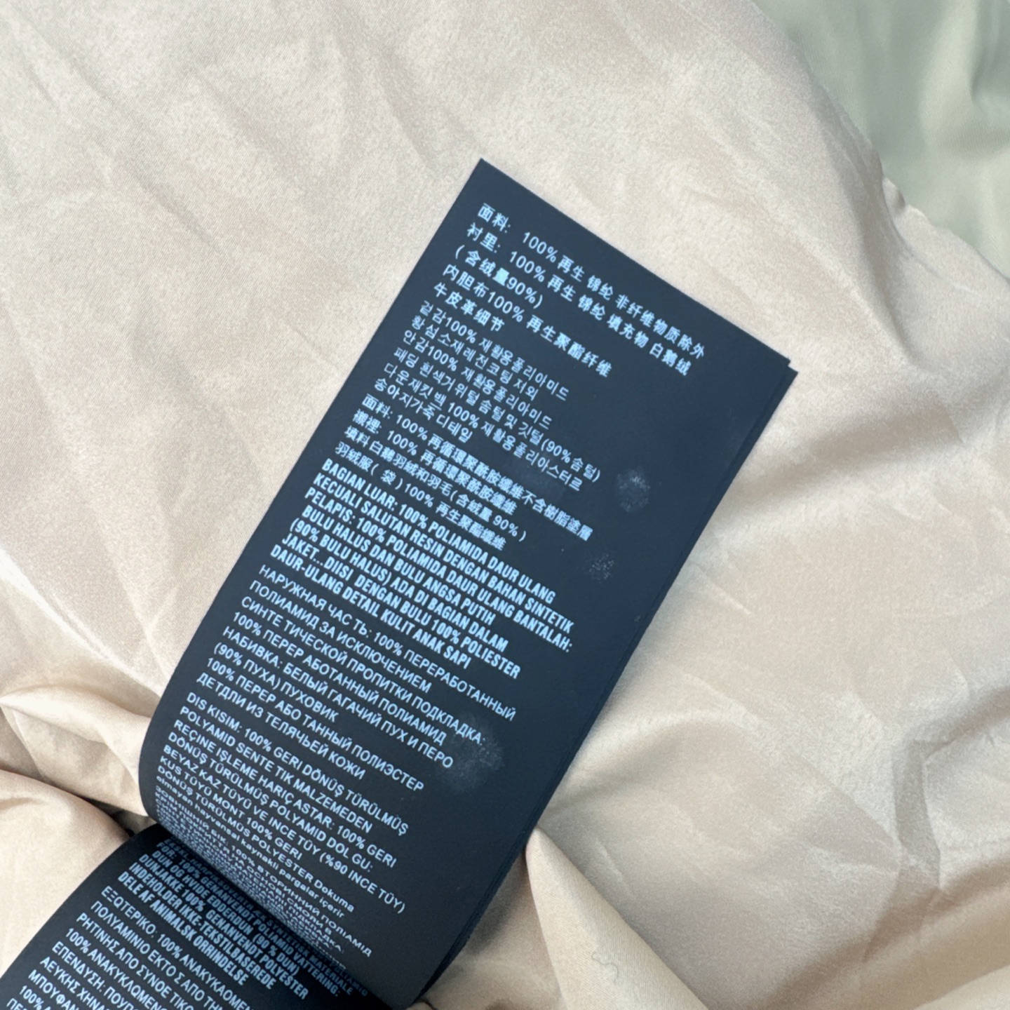 原单品质 BUR 25ss———秋冬新款经典束腰腰带连帽长款羽绒服🖤 经典修身长款版型 遮到膝盖以下 超