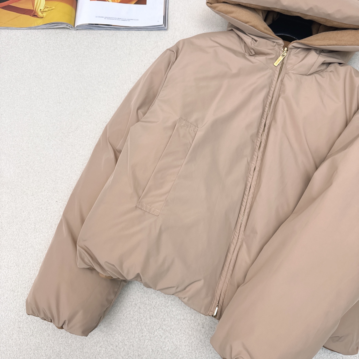 独家首发 原单品质 Max 25Ss———秋冬最新款简约袖标装饰秋双面短款连帽羽绒服 🖤经典立体H版型剪