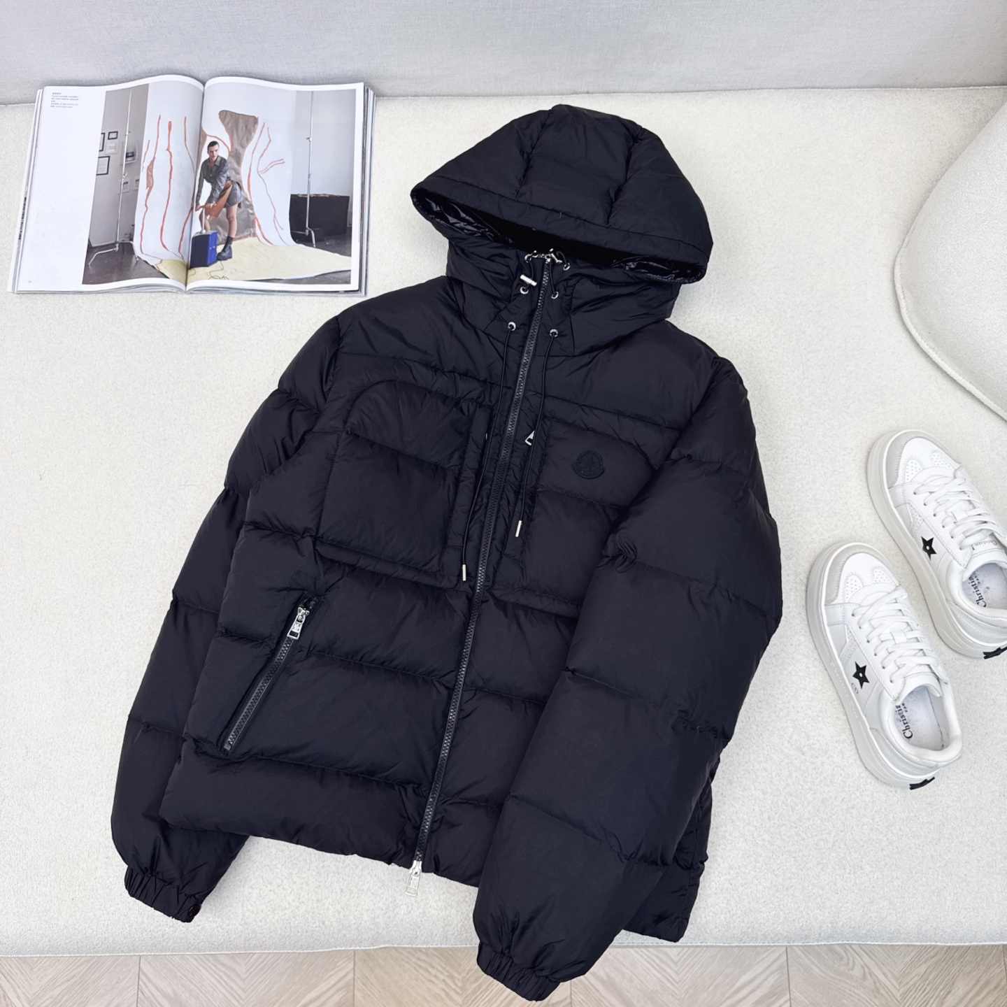 原单品质 男女同款 MC 25Ss———秋冬新品logo标志装饰连帽羽绒服🖤设计新颖独特又保暖理念超赞！