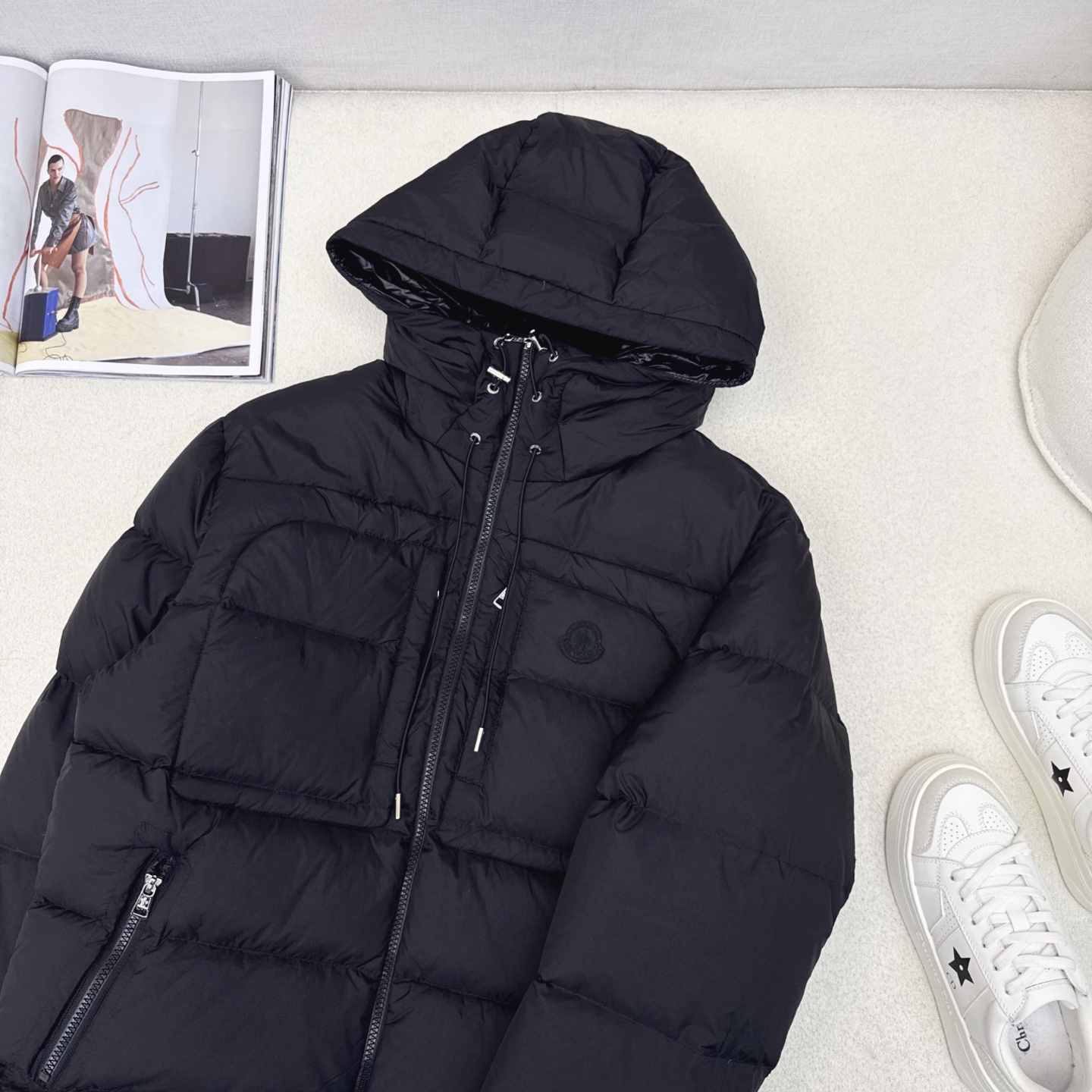 原单品质 男女同款 MC 25Ss———秋冬新品logo标志装饰连帽羽绒服🖤设计新颖独特又保暖理念超赞！