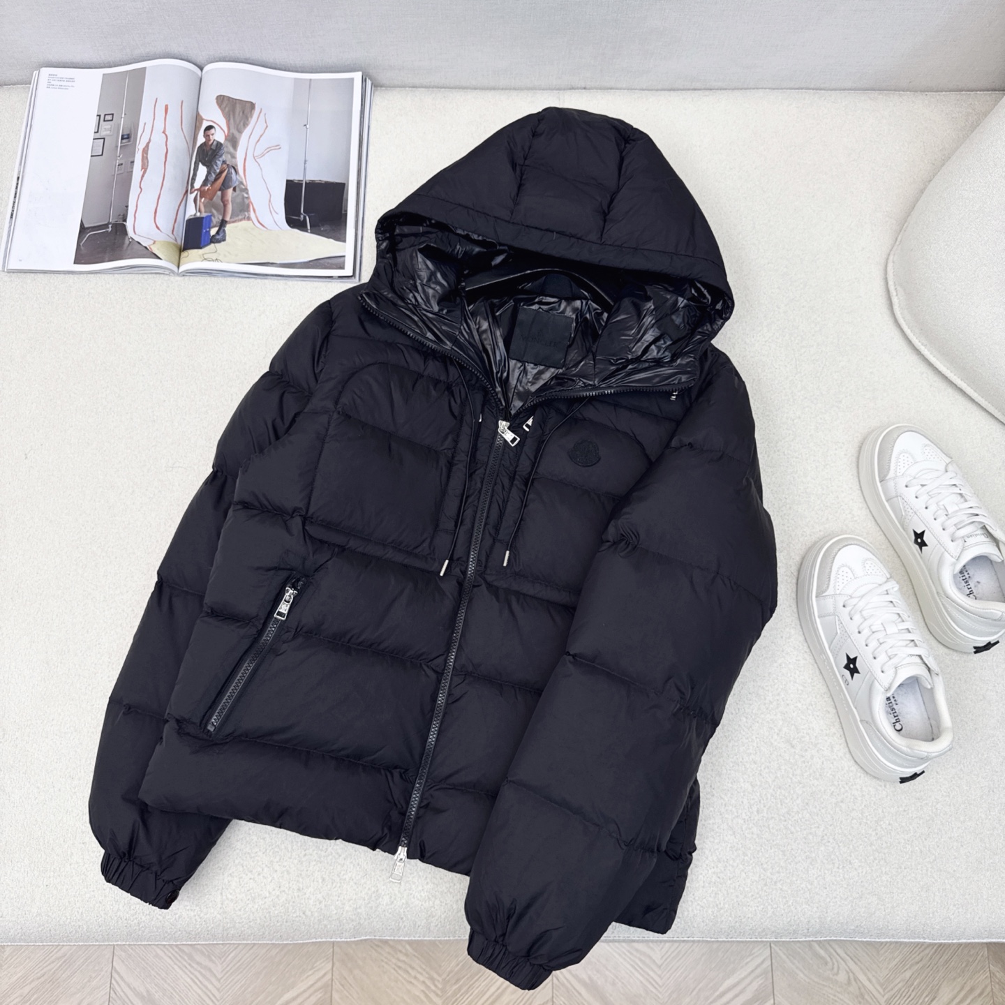 原单品质 男女同款 MC 25Ss———秋冬新品logo标志装饰连帽羽绒服🖤设计新颖独特又保暖理念超赞！