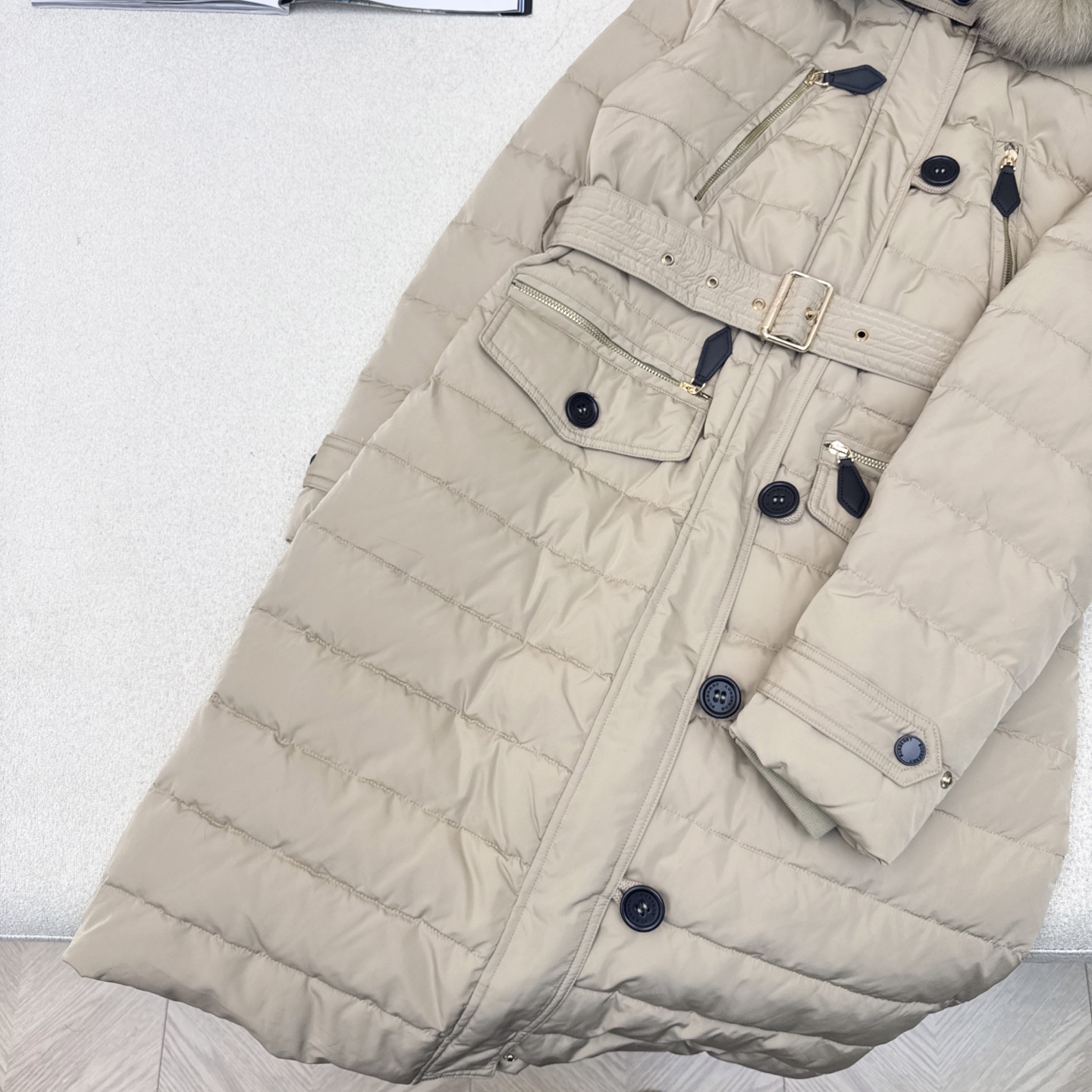 原单品质 BBR 25SS ——— 秋冬新品经典貉子毛领连帽长款羽绒服外套 🖤实穿性很高 专柜每年必火的