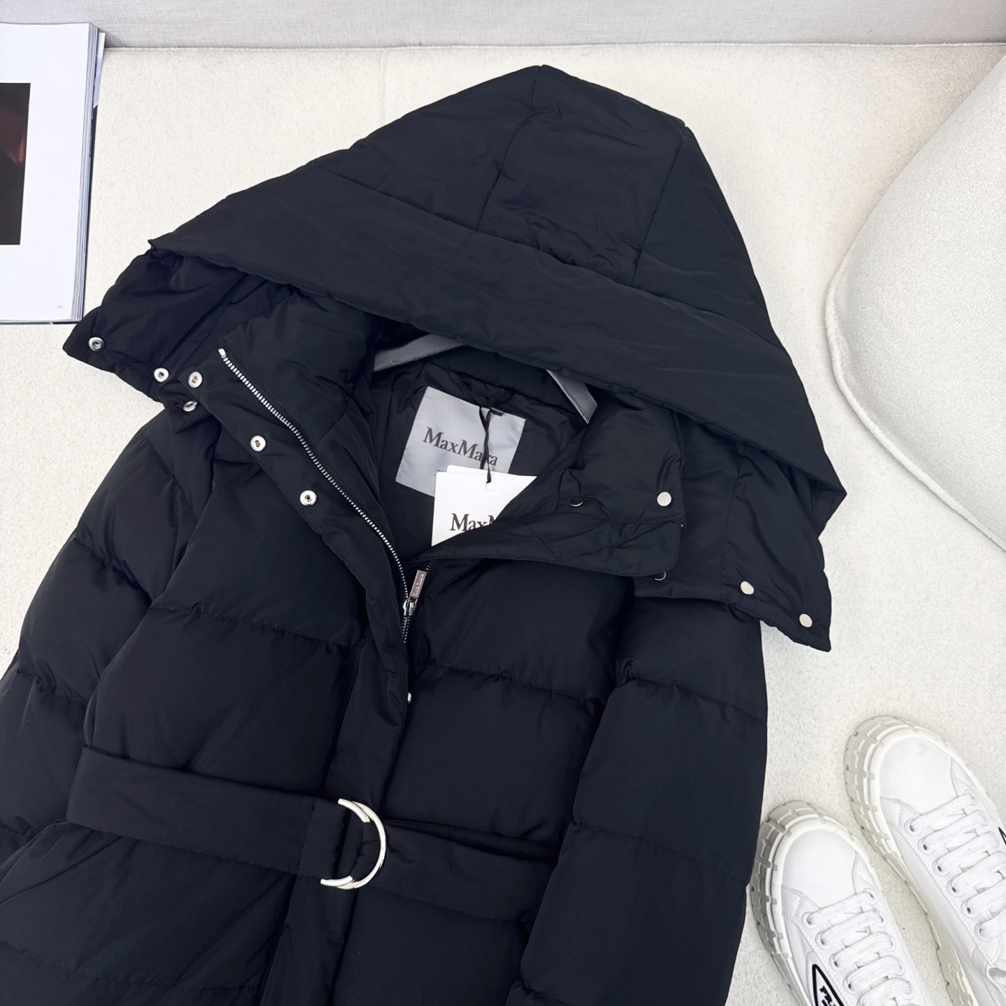 原单品质 Max 25ss———秋冬最新款腰带连帽束腰长款羽绒服 🖤内里logo背带做法 设计感很赞～～
