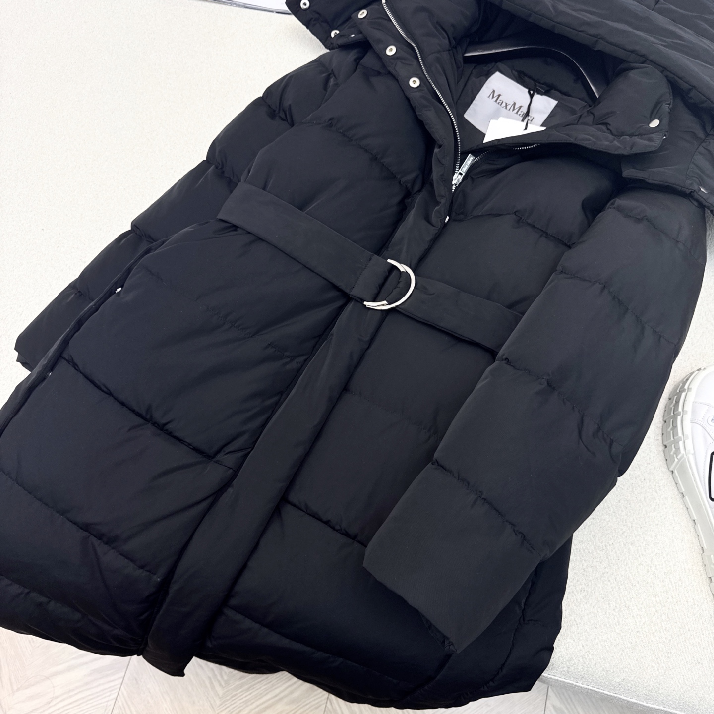 原单品质 Max 25ss———秋冬最新款腰带连帽束腰长款羽绒服 🖤内里logo背带做法 设计感很赞～～