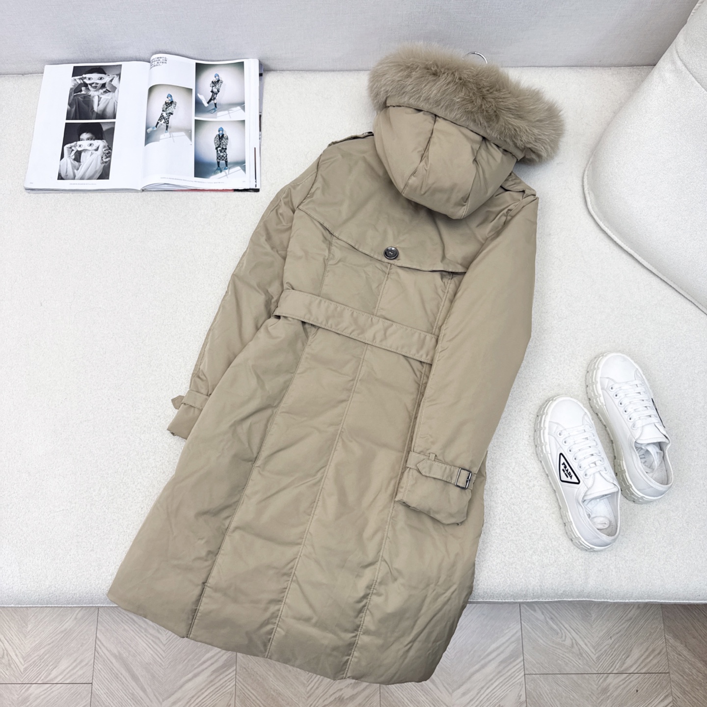 原单品质 Bur 25SS ———秋冬新款经典双排扣貉子毛领连帽长款羽绒服外套🤎 采用进口防风风衣面料 