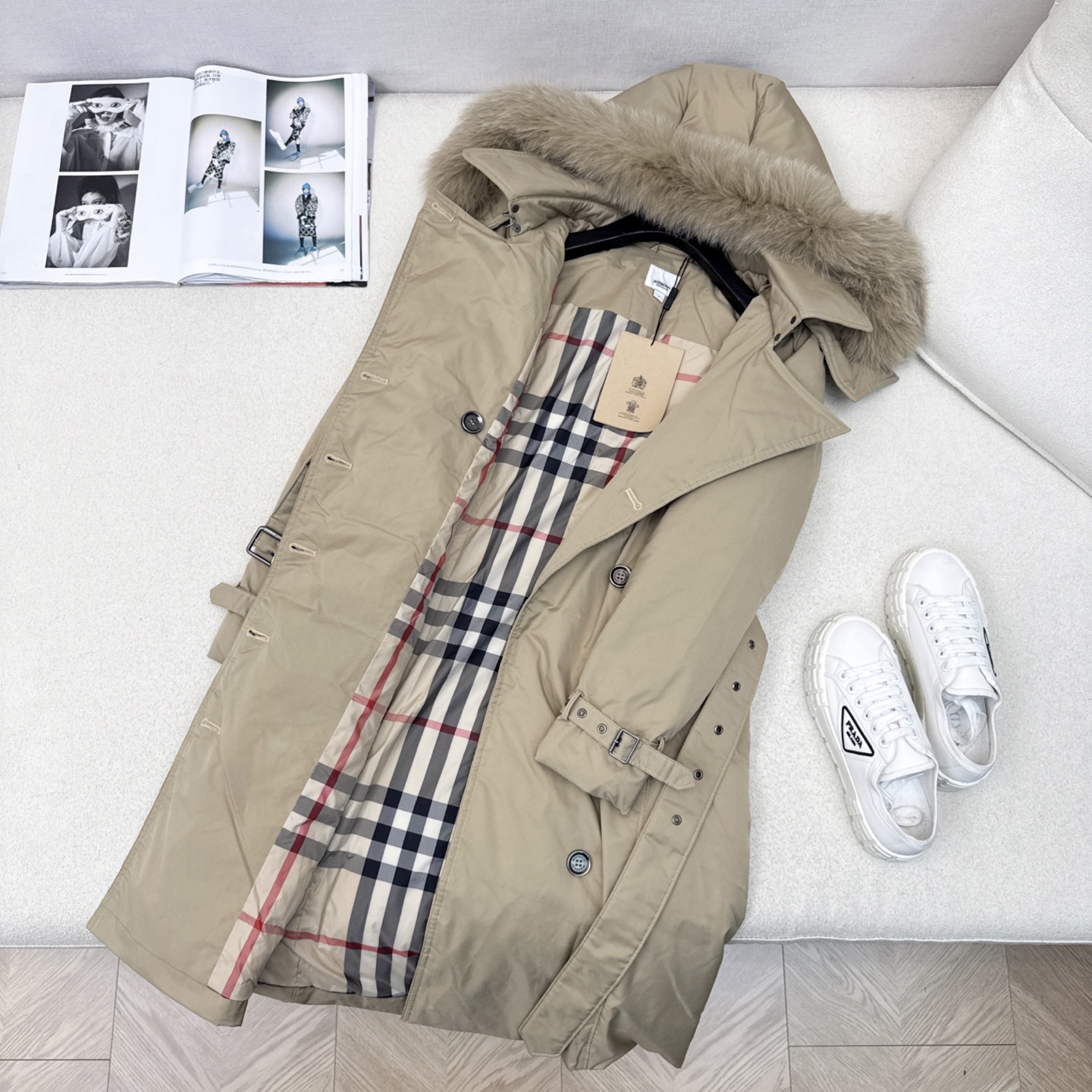 原单品质 Bur 25SS ———秋冬新款经典双排扣貉子毛领连帽长款羽绒服外套🤎 采用进口防风风衣面料 