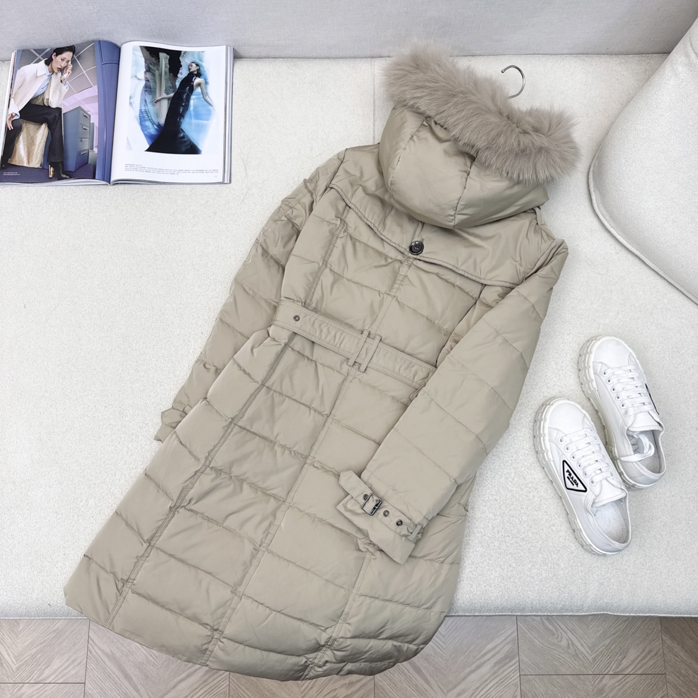 原单品质 Bur 25SS ———秋冬新款经典双排扣貉子毛领连帽长款羽绒服外套🤎 采用进口车缝定格 实穿