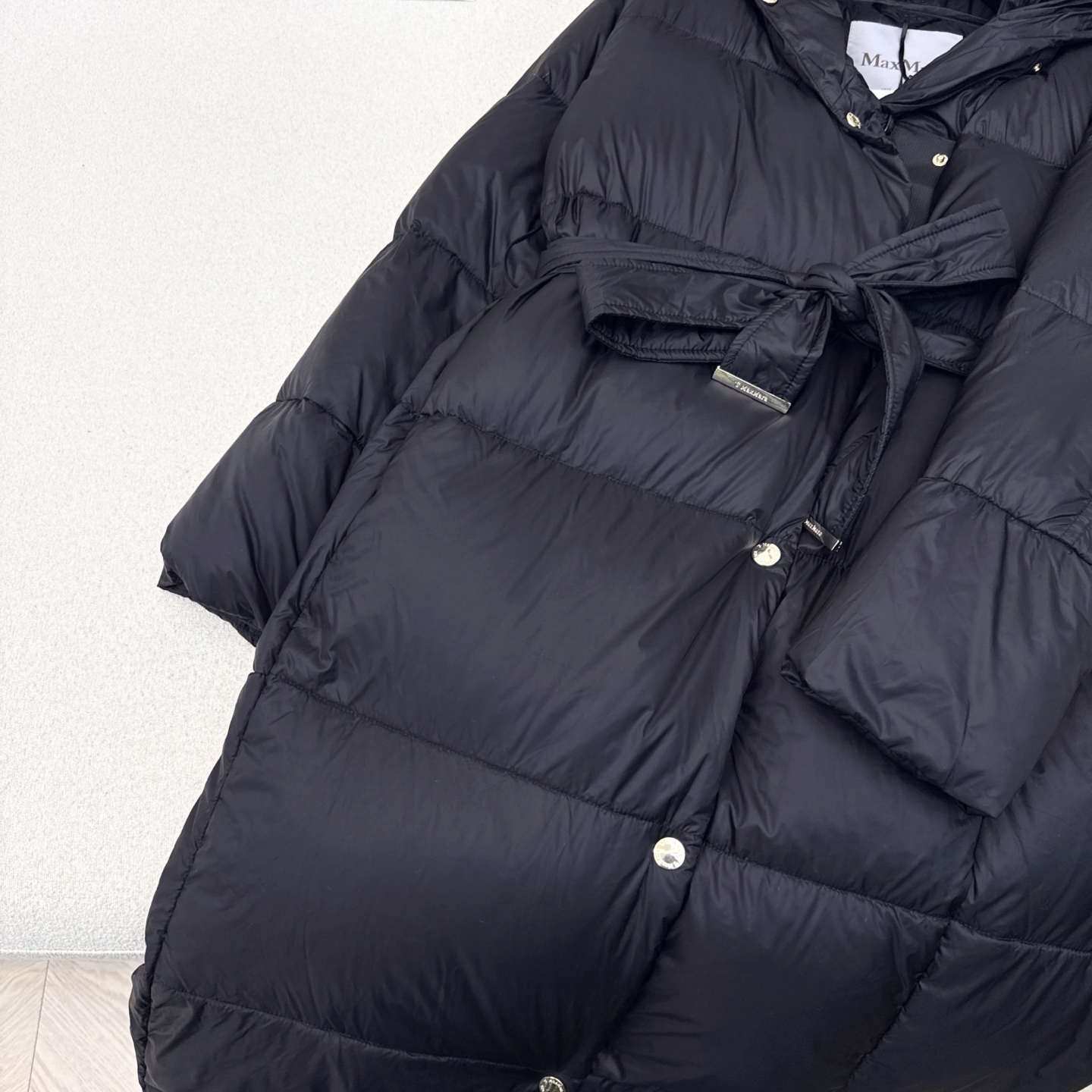 独家首发 原单品质 max 25Ss———秋冬最新款超大毛领绑带束腰长款连帽羽绒服🖤 经典腰部系带收腰长