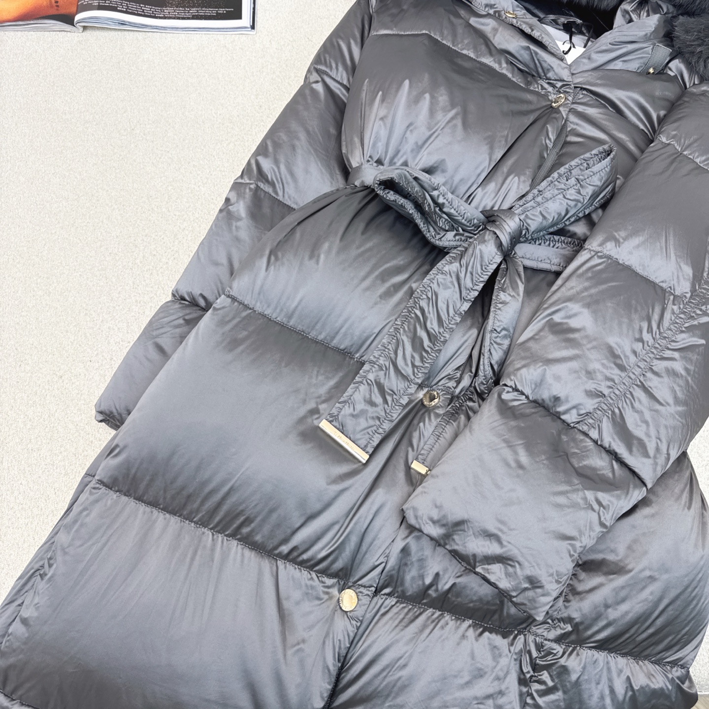独家首发 原单品质 max 25Ss———秋冬最新款超大毛领绑带束腰长款连帽羽绒服🖤 经典腰部系带收腰长