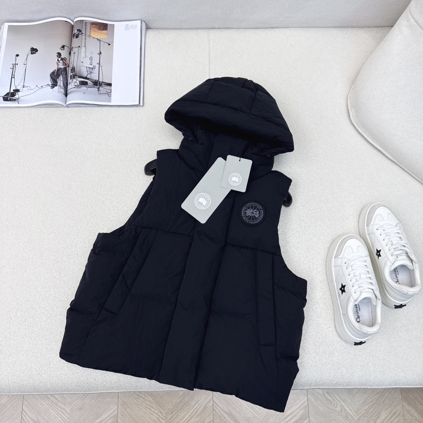 高端原单品质 Canad* Goos*25ss————秋冬新品地图徽章装饰连帽短款羽绒服马甲🤍 定制五金