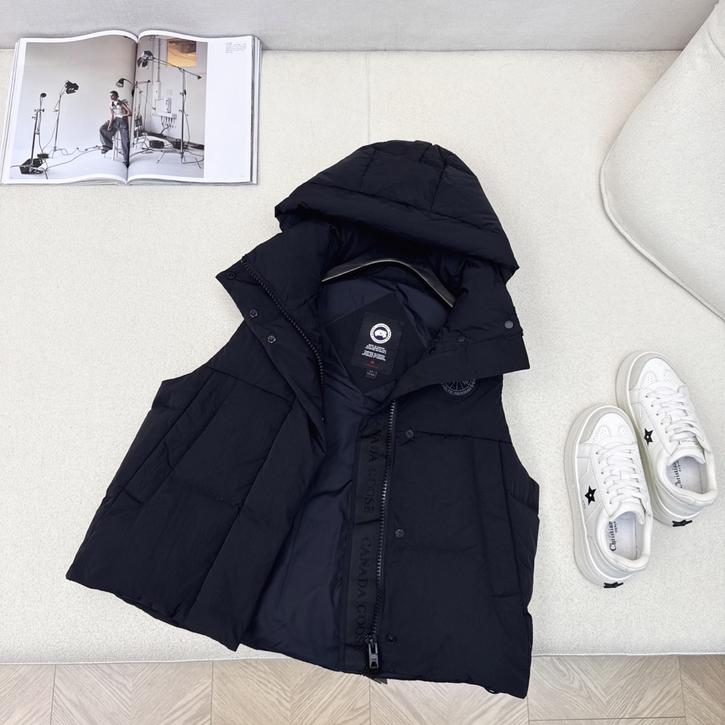 高端原单品质 Canad* Goos*25ss————秋冬新品地图徽章装饰连帽短款羽绒服马甲🤍 定制五金