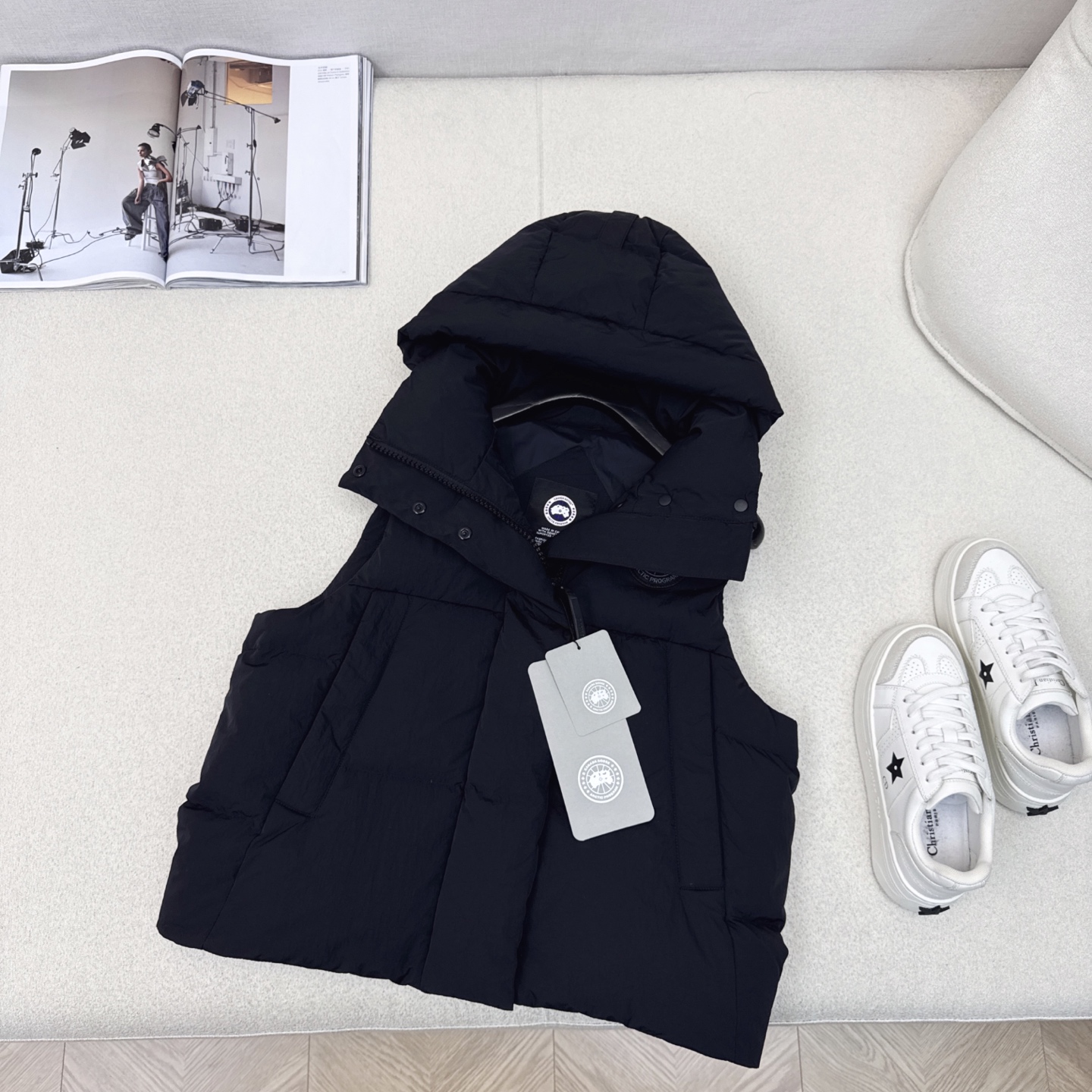 高端原单品质 Canad* Goos*25ss————秋冬新品地图徽章装饰连帽短款羽绒服马甲🤍 定制五金