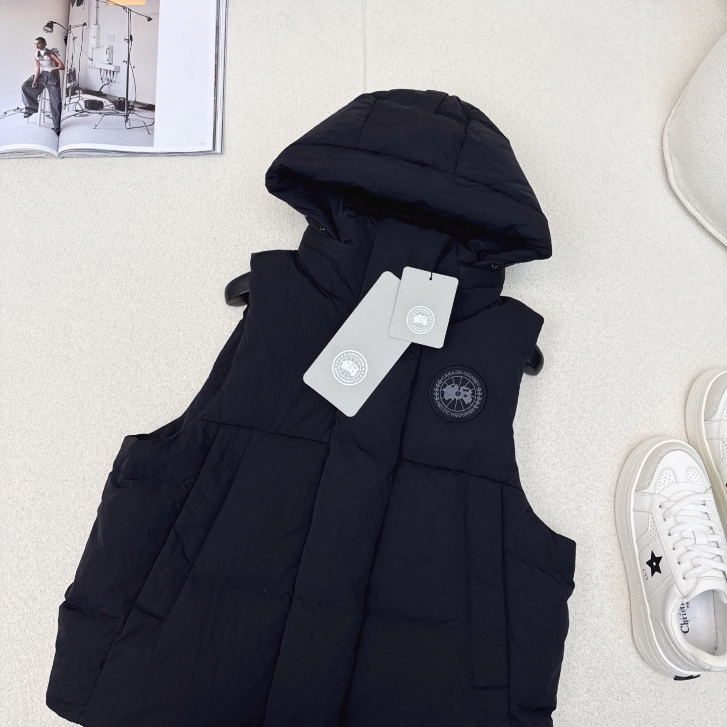 高端原单品质 Canad* Goos*25ss————秋冬新品地图徽章装饰连帽短款羽绒服马甲🤍 定制五金