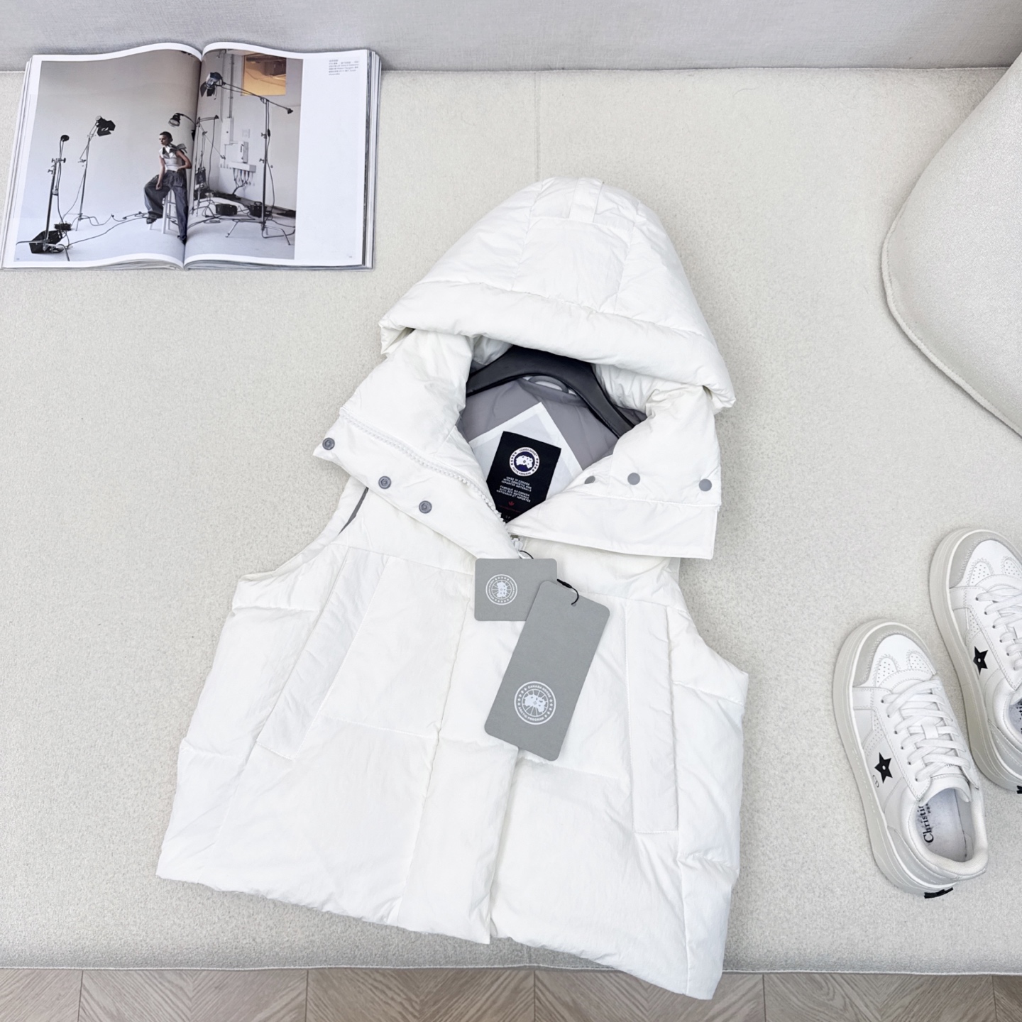 高端原单品质 Canad* Goos*25ss————秋冬新品地图徽章装饰连帽短款羽绒服马甲🤍 定制五金