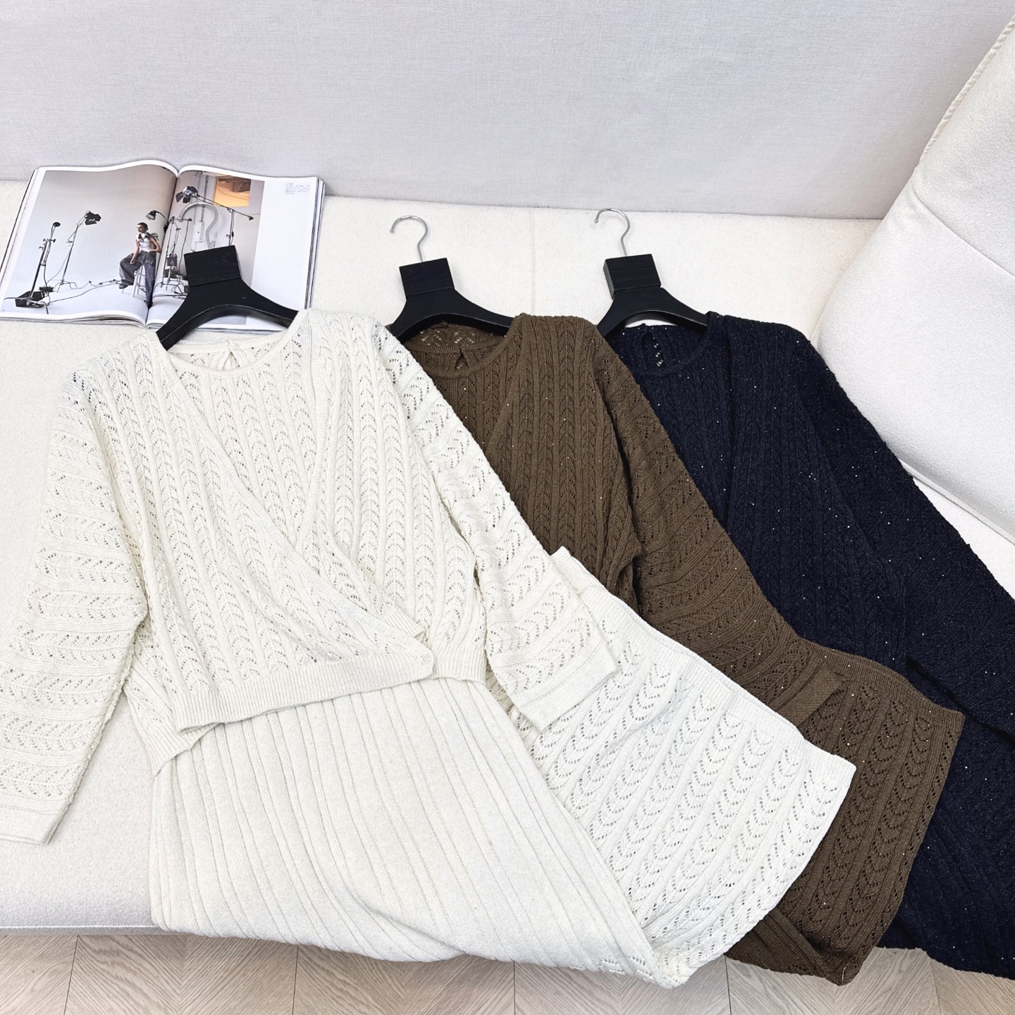 独家款 Bc 25Ss———早秋最新款针织套装 🤎 V领长袖+无袖连衣裙 精致美感 整体给人感觉特别的简