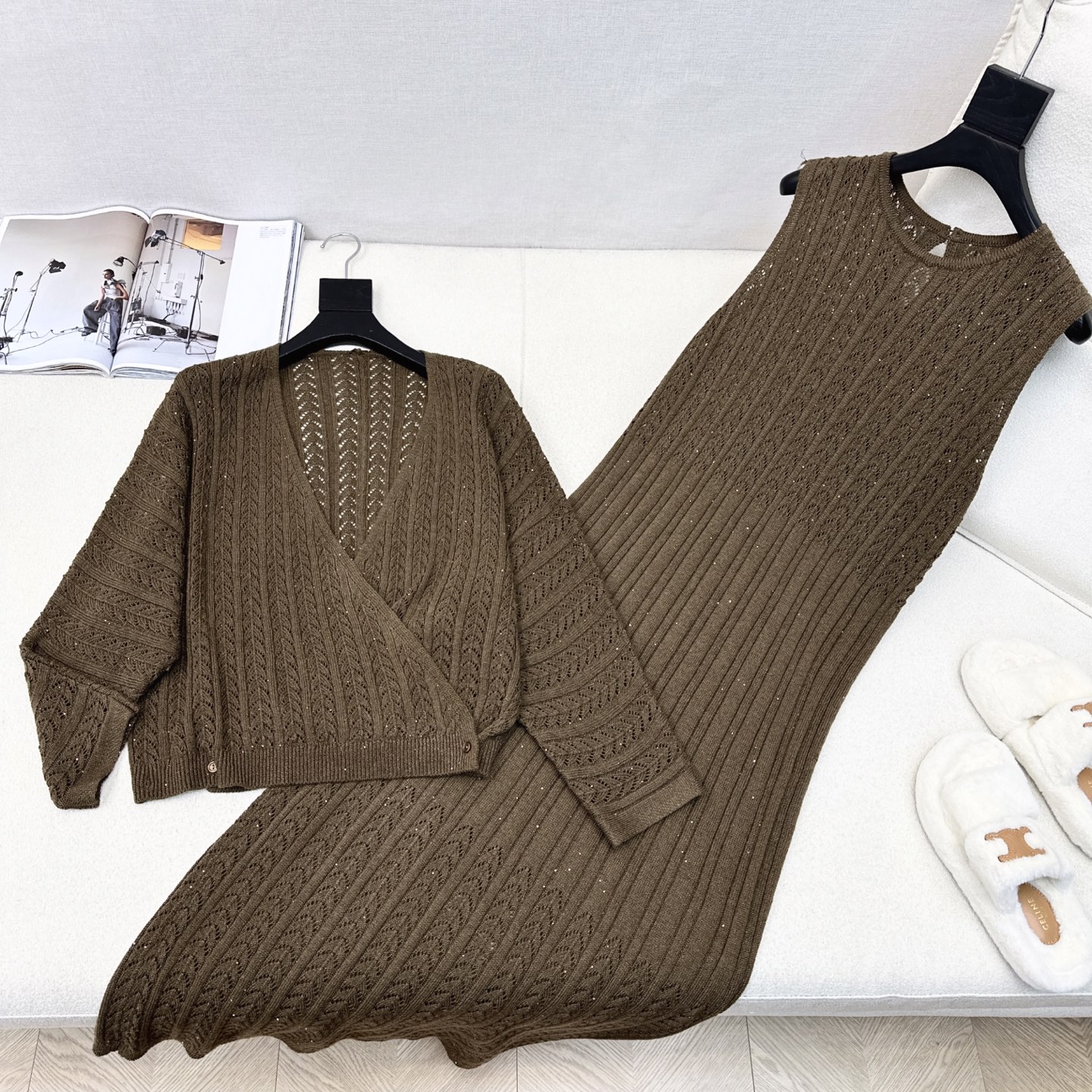 独家款 Bc 25Ss———早秋最新款针织套装 🤎 V领长袖+无袖连衣裙 精致美感 整体给人感觉特别的简