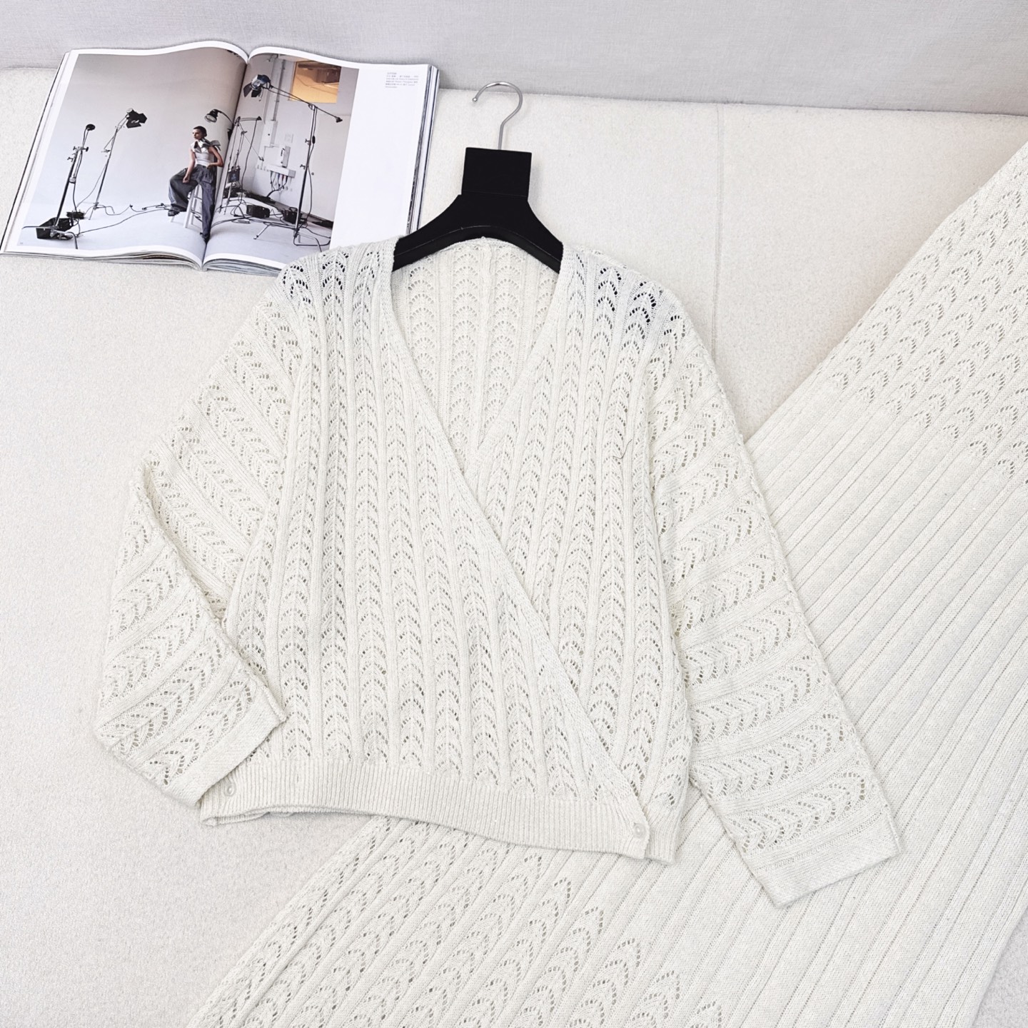 独家款 Bc 25Ss———早秋最新款针织套装 🤎 V领长袖+无袖连衣裙 精致美感 整体给人感觉特别的简