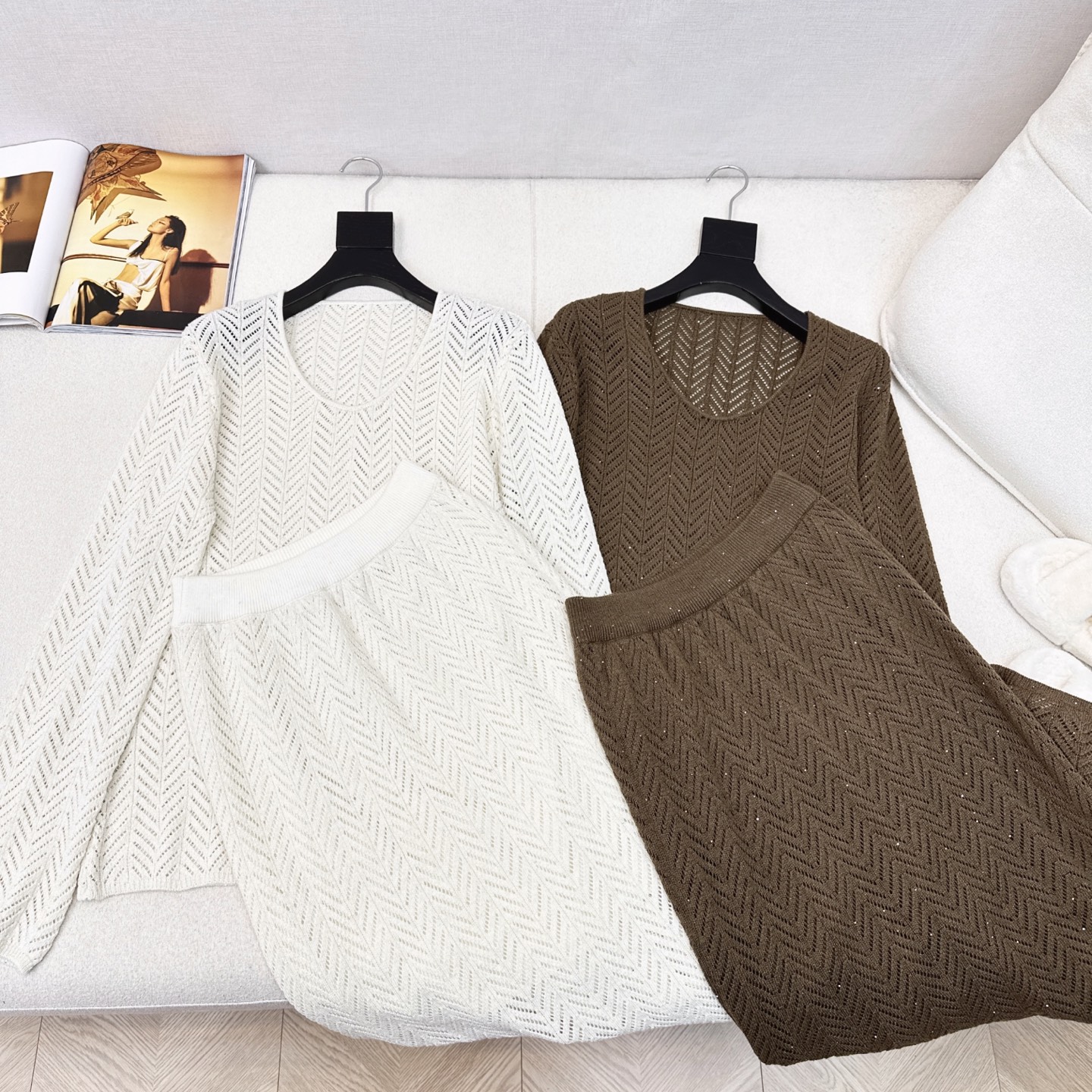 独家款 Bc 25Ss———早秋最新款针织套装 🤎 U领慵懒长袖+松紧腰半裙 精致美感 整体给人感觉特别