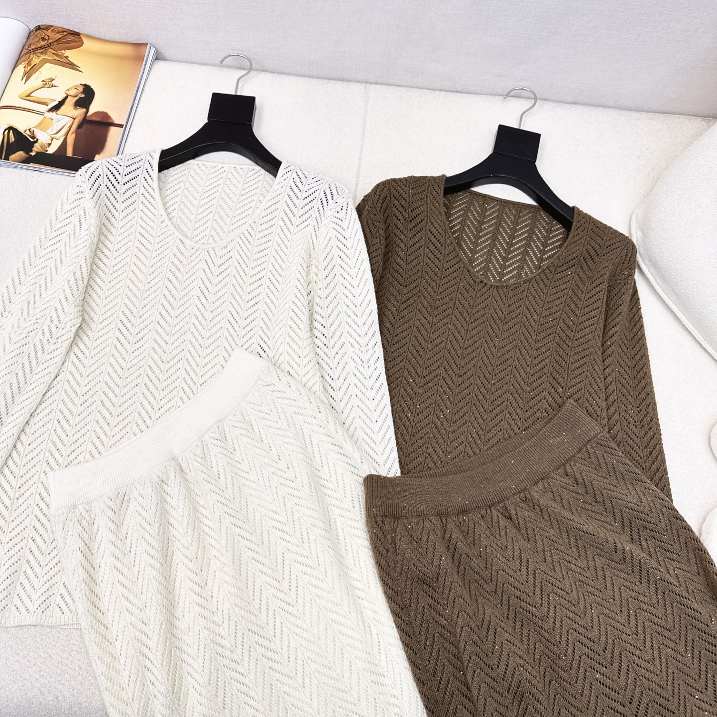 独家款 Bc 25Ss———早秋最新款针织套装 🤎 U领慵懒长袖+松紧腰半裙 精致美感 整体给人感觉特别