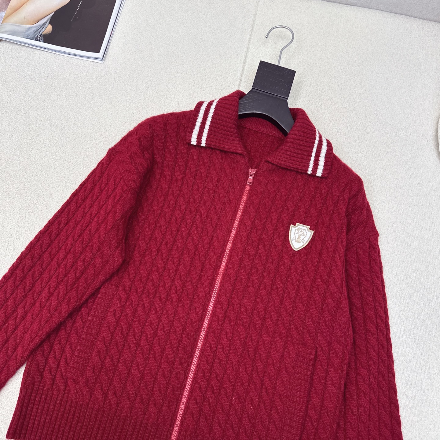 温网穿搭 Bc 25Ss————秋冬最新款徽标装饰羊绒拉链外套 ♥️减龄学院风配色条纹 经典翻领 双开拉