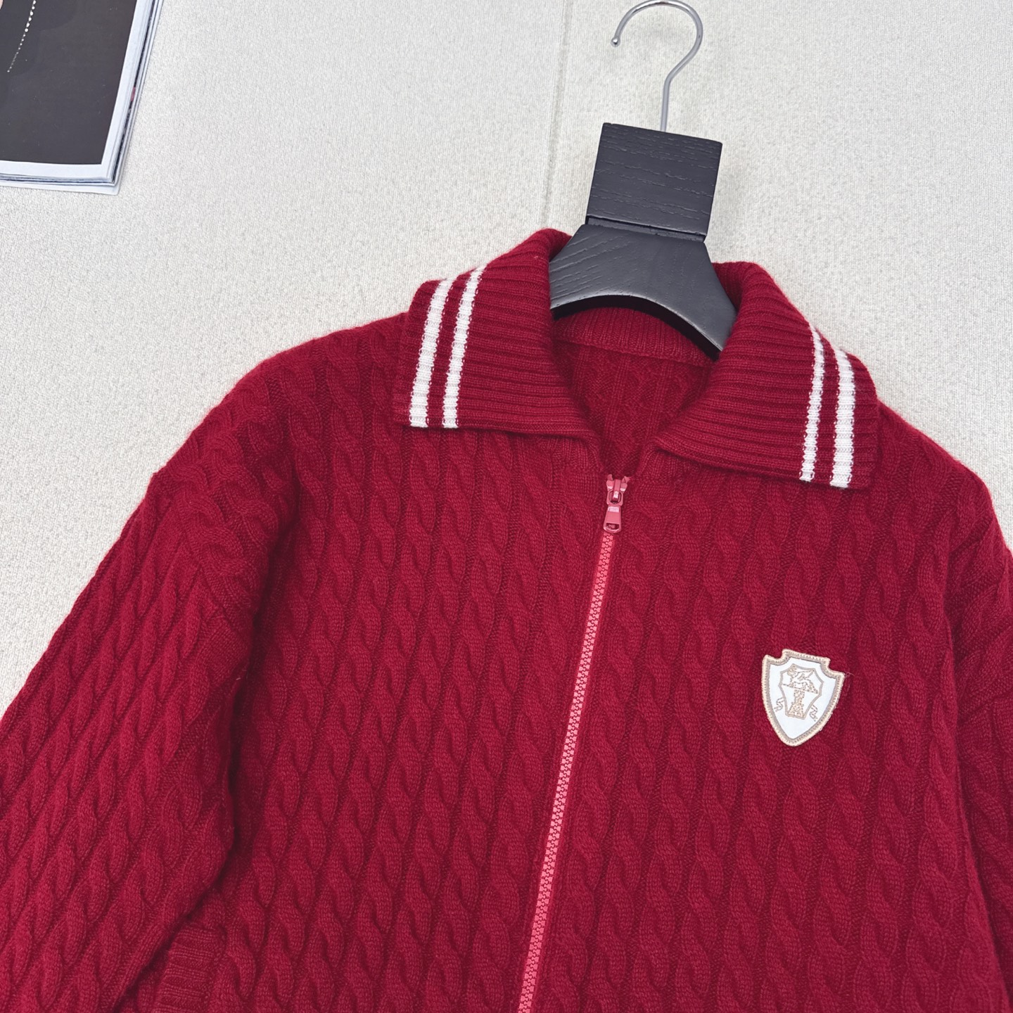 温网穿搭 Bc 25Ss————秋冬最新款徽标装饰羊绒拉链外套 ♥️减龄学院风配色条纹 经典翻领 双开拉